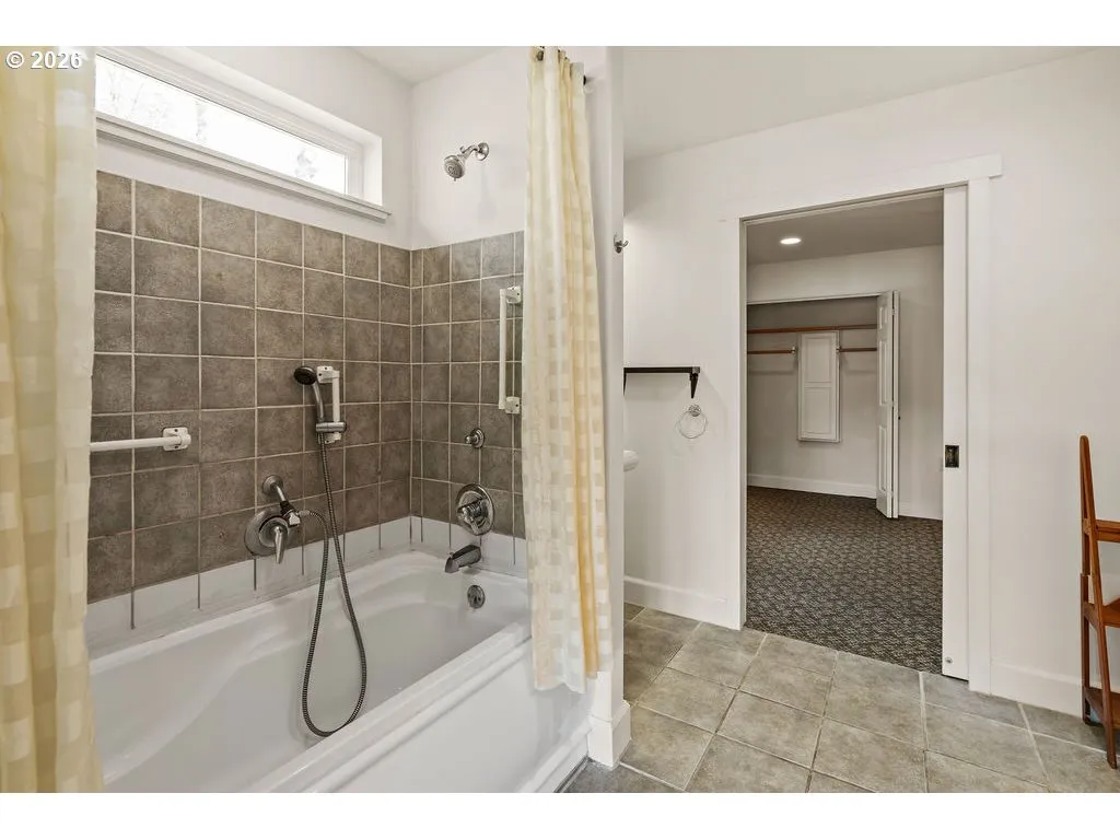 Bathroom, Attached-Main