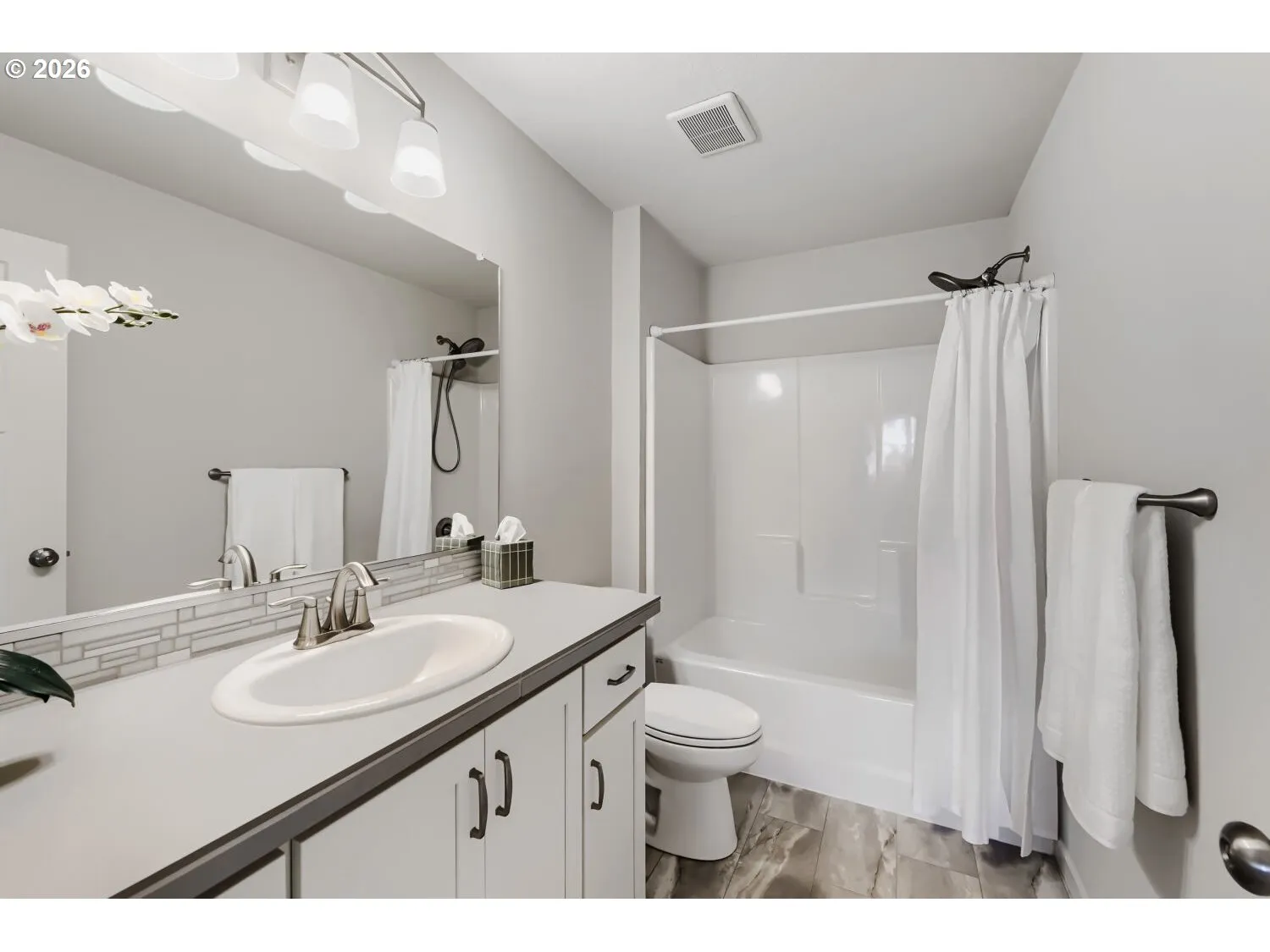 Bathroom-Upper