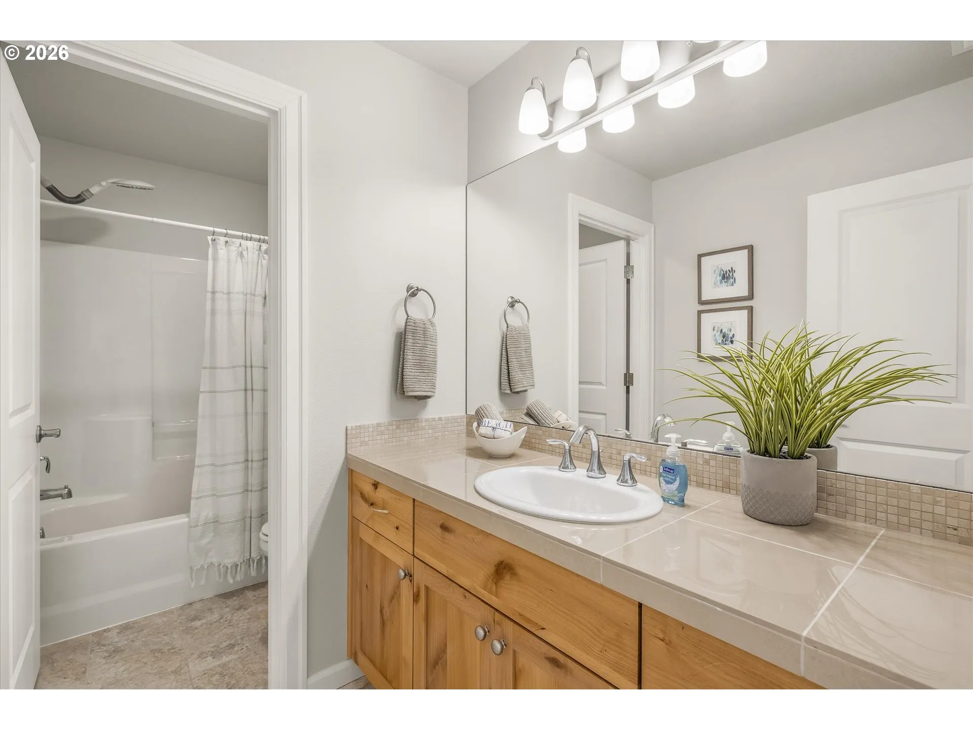Bathroom-Upper
