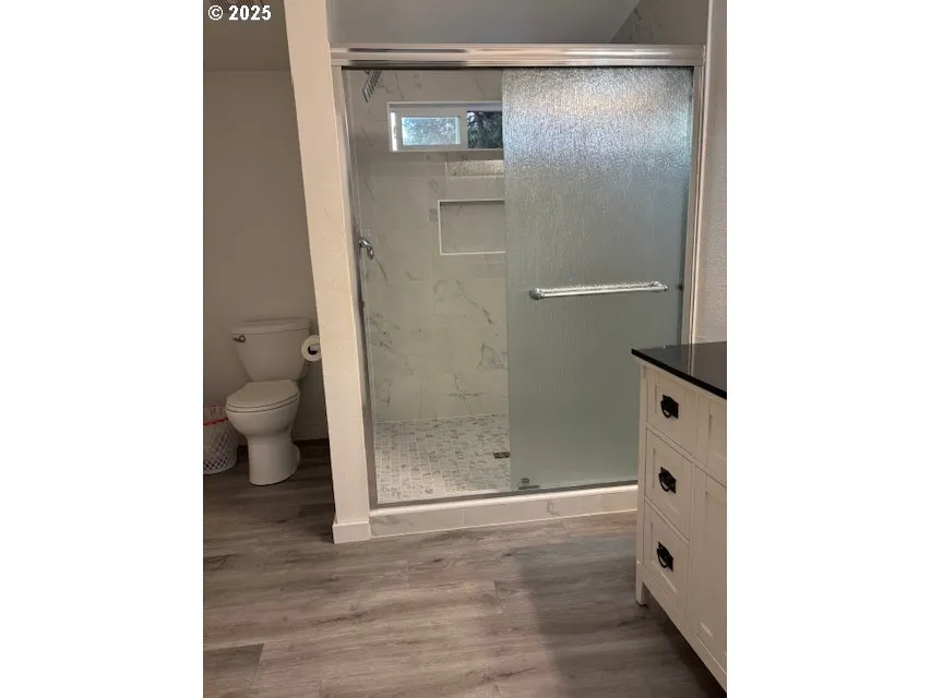 Bathroom-Walk in Shower