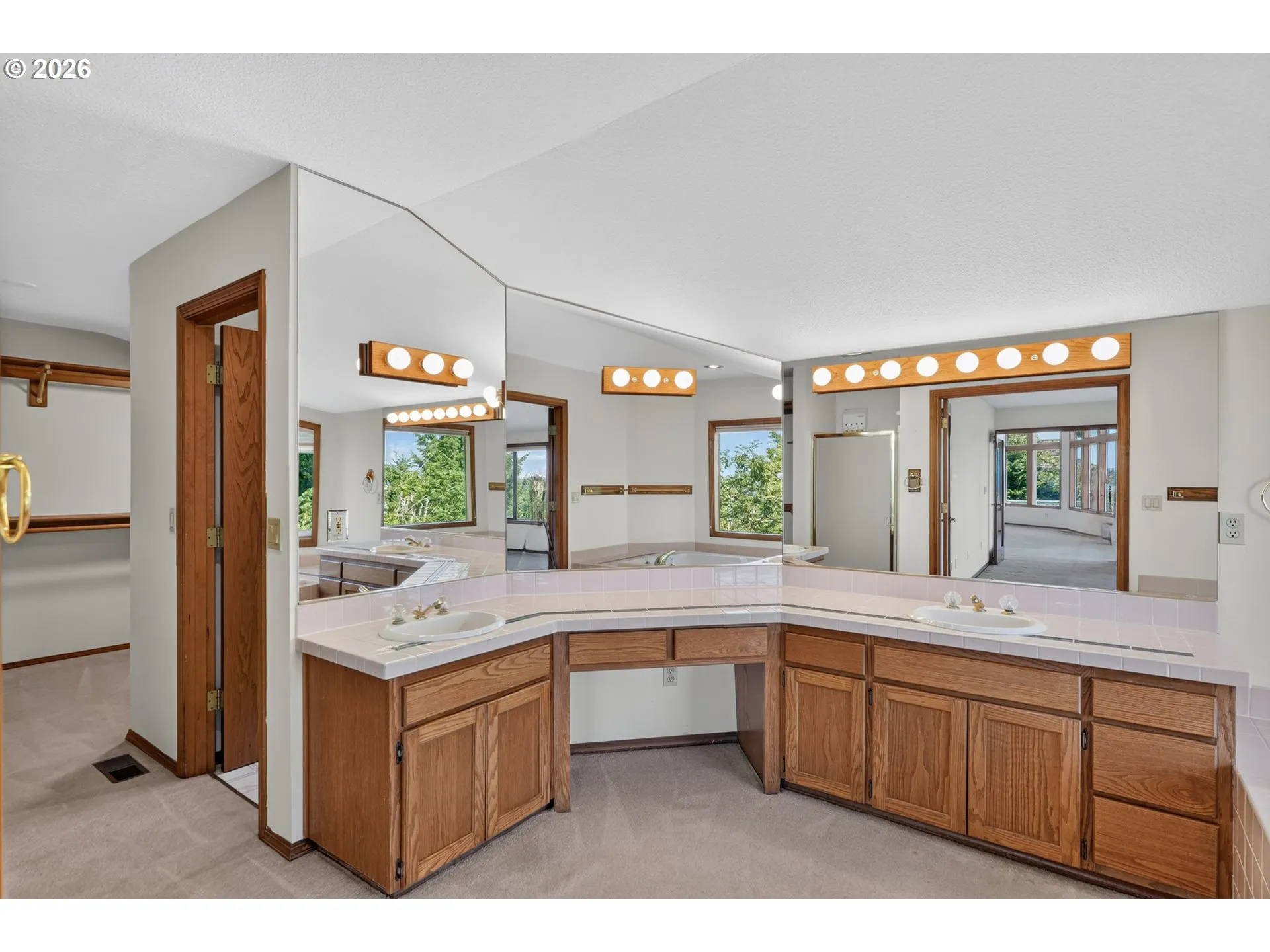 Bathroom, Attached