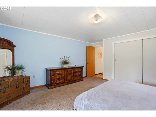Bedroom, Primary