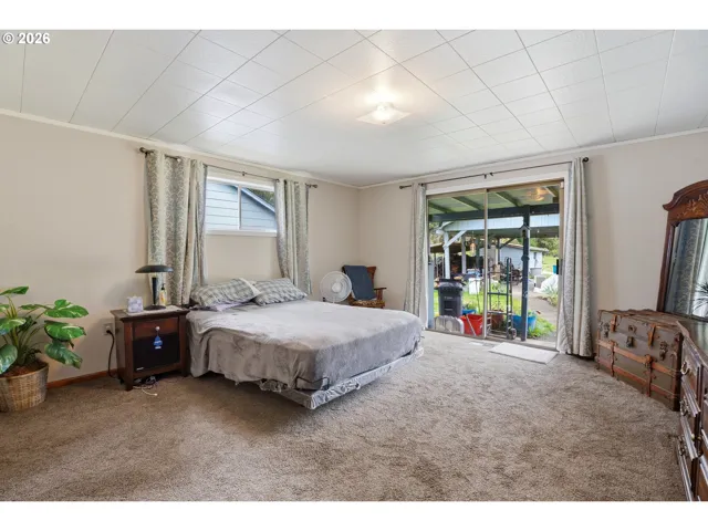 Bedroom, Primary