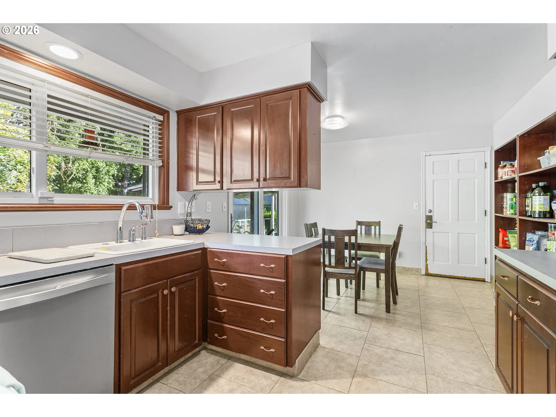 Kitchen-Eating Area