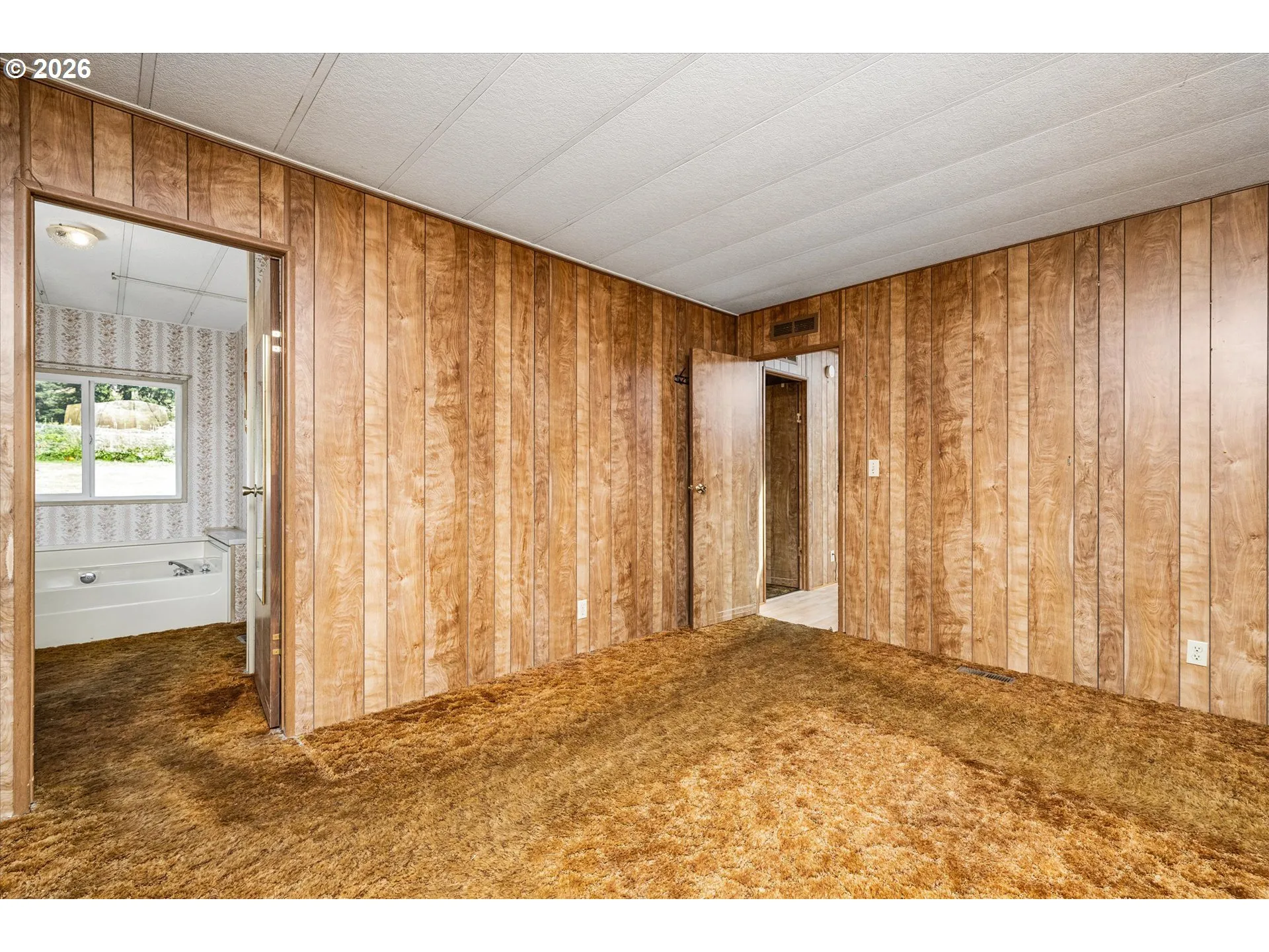Bedroom, Primary