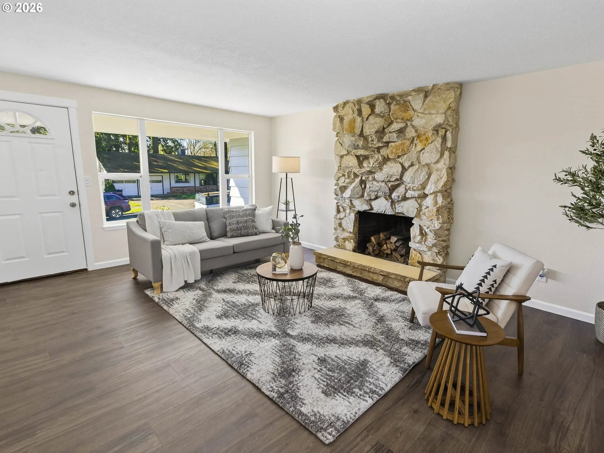 Living Room-Fireplace