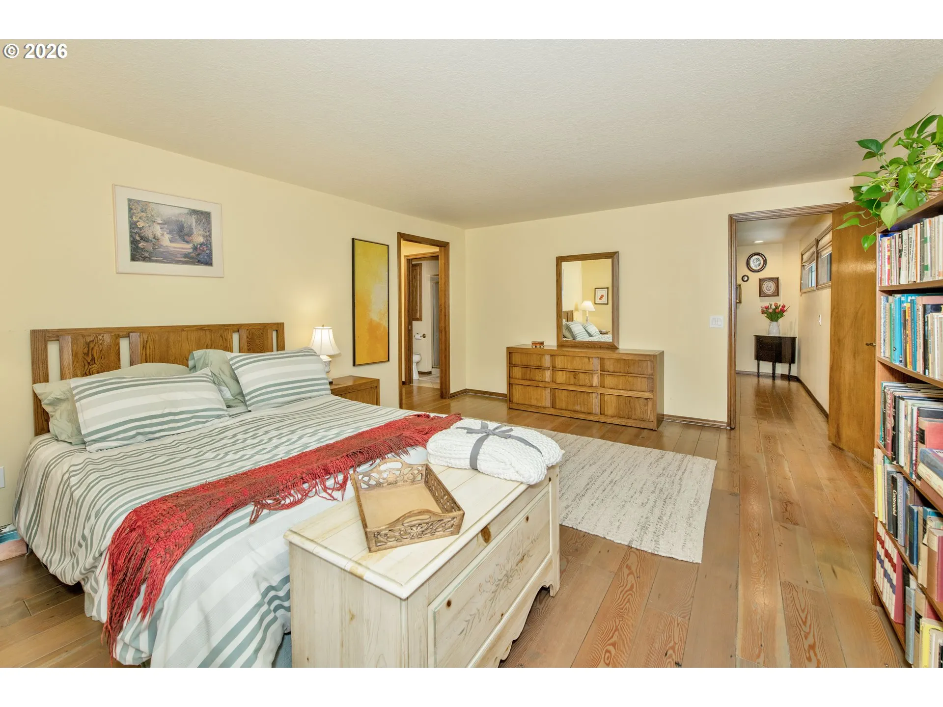 Primary Bedroom-Upper