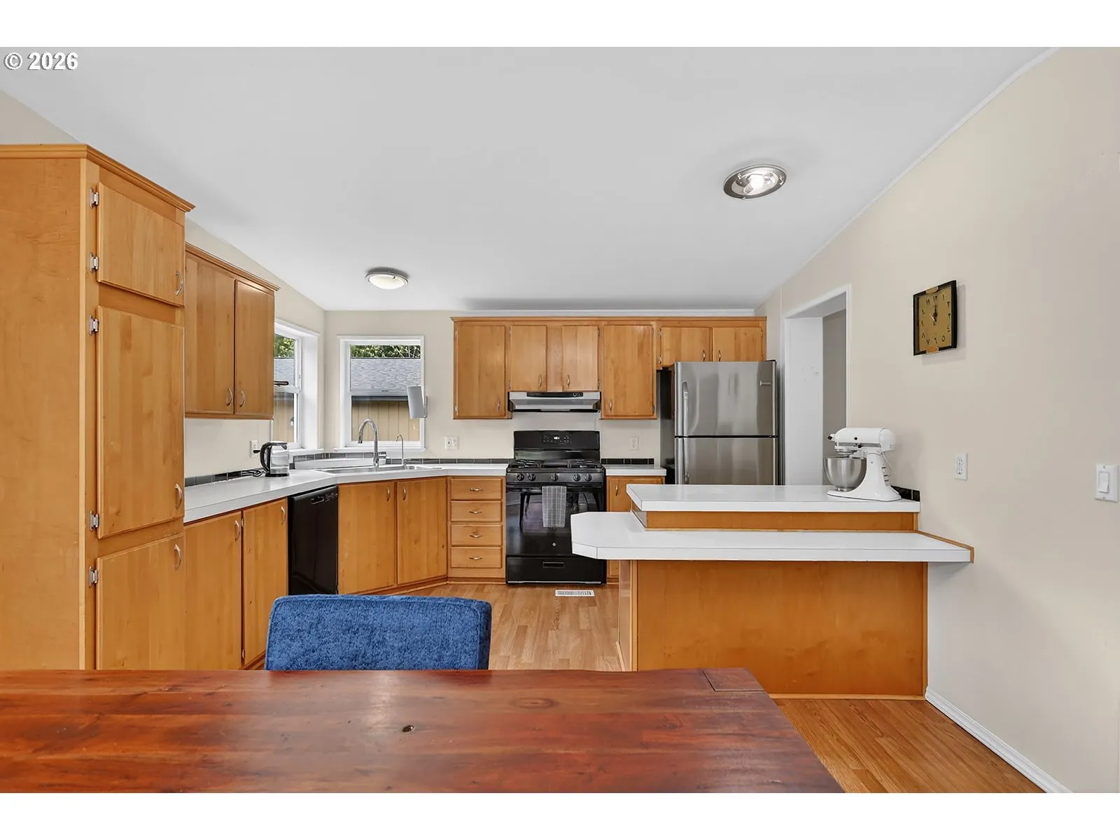 Kitchen-Breakfast Bar