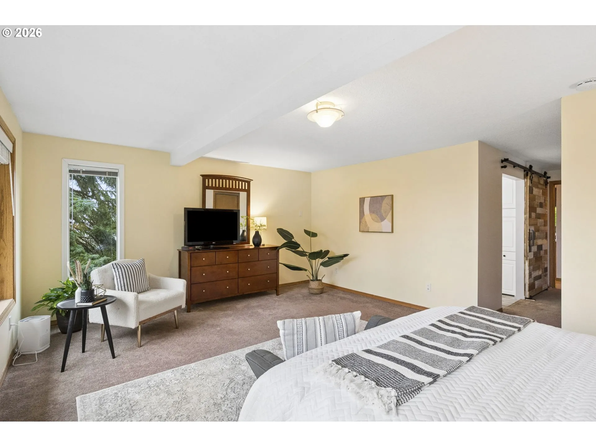 Bedroom, Primary