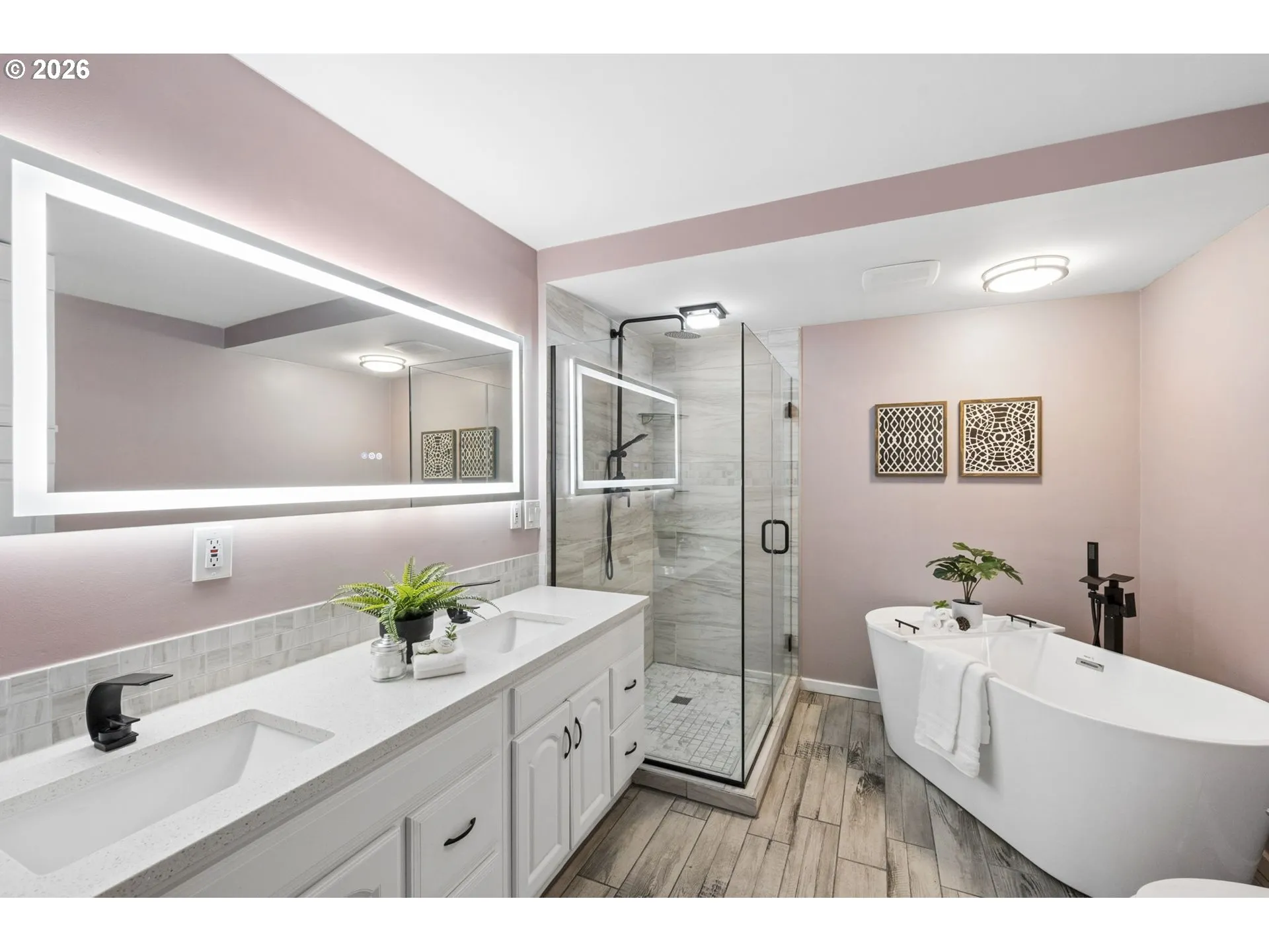 Bathroom, Attached-Garden Tub