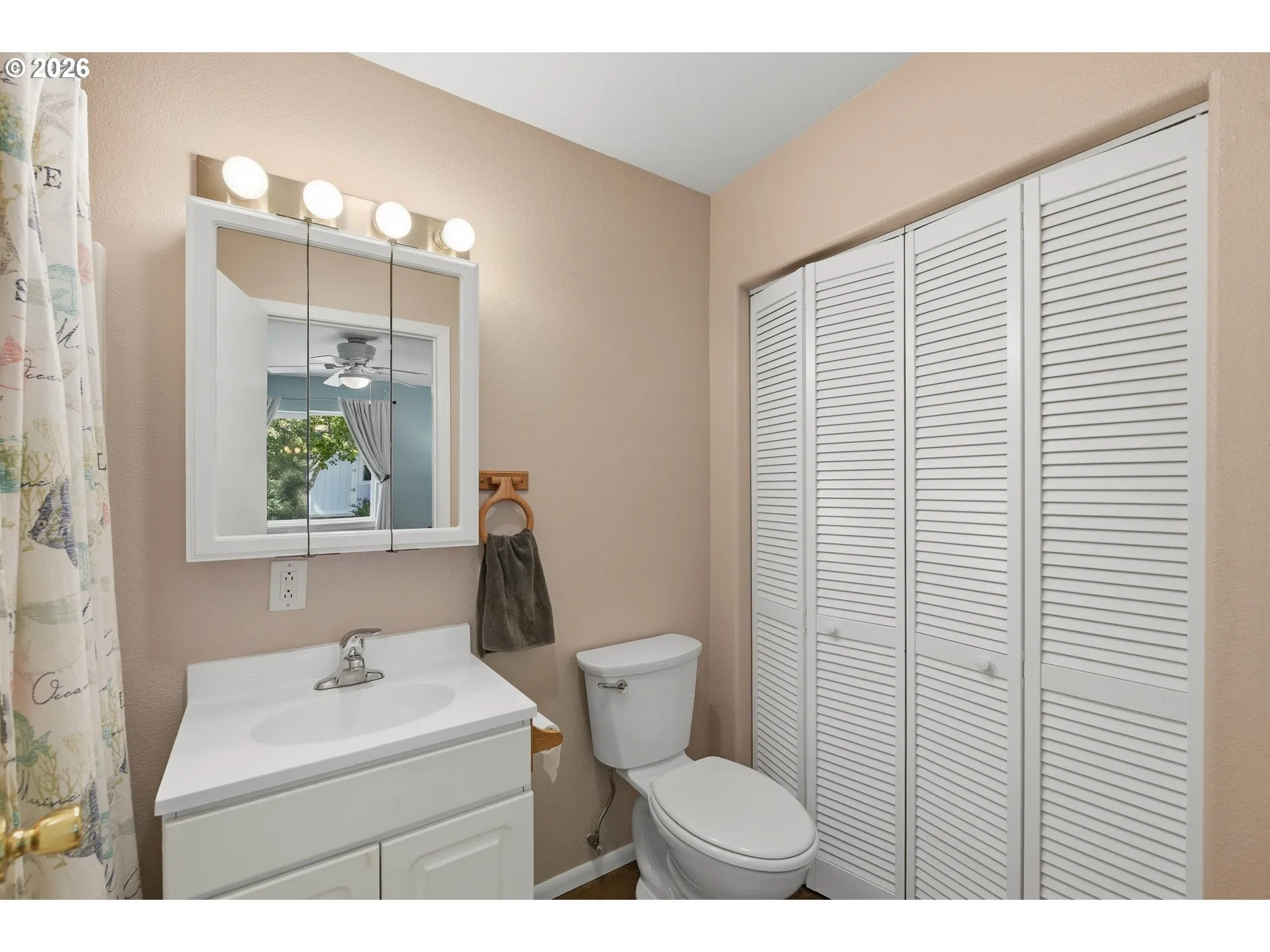 Primary Bedroom-Attached Bathroom