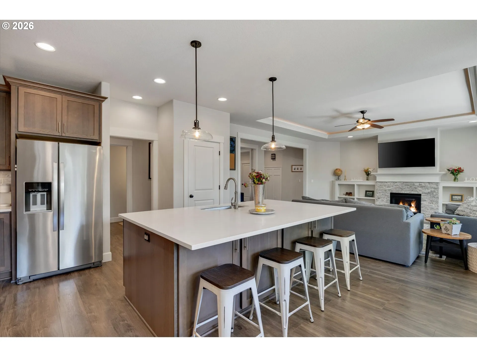 Kitchen/Living Room-Island