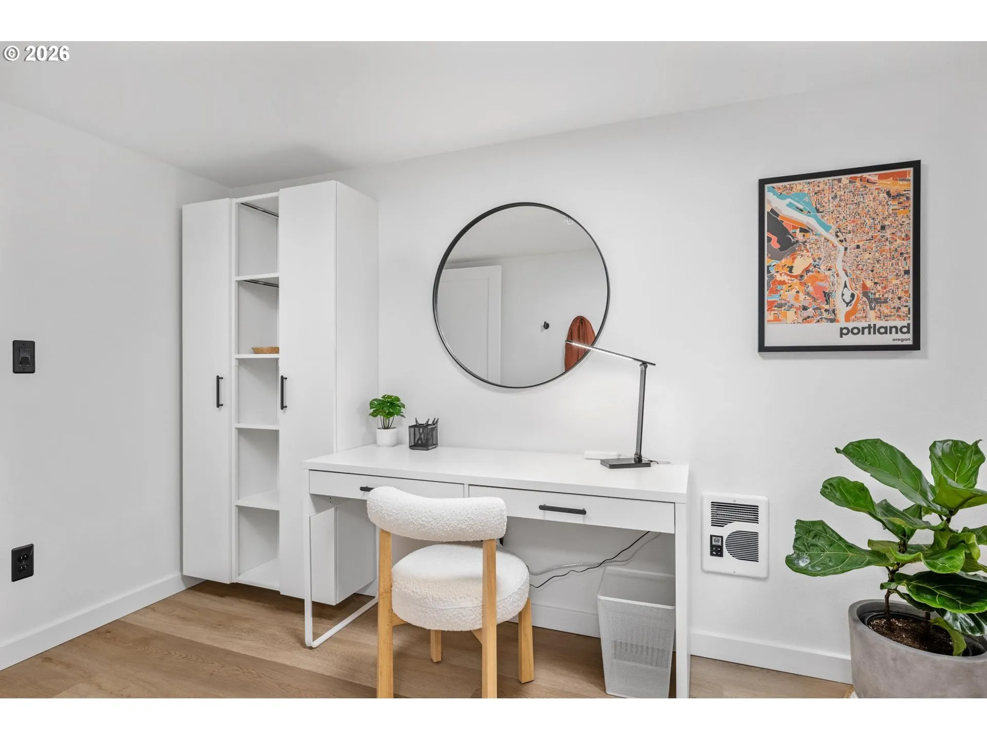 Bedroom, Primary