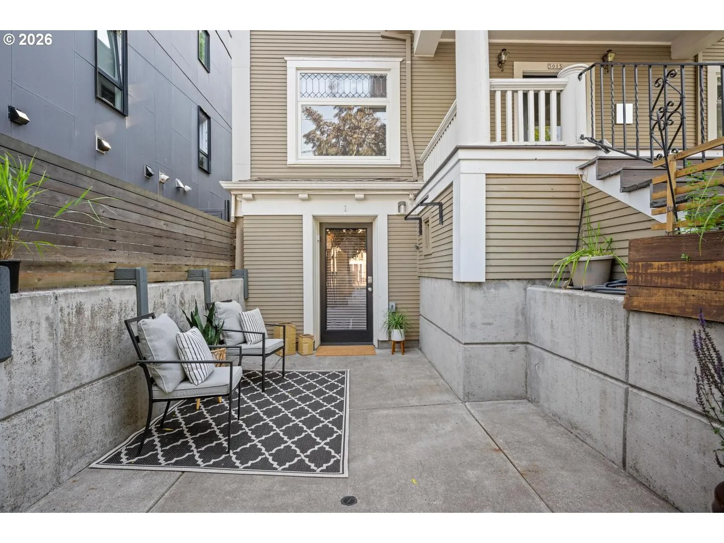 Front Yard-Fenced