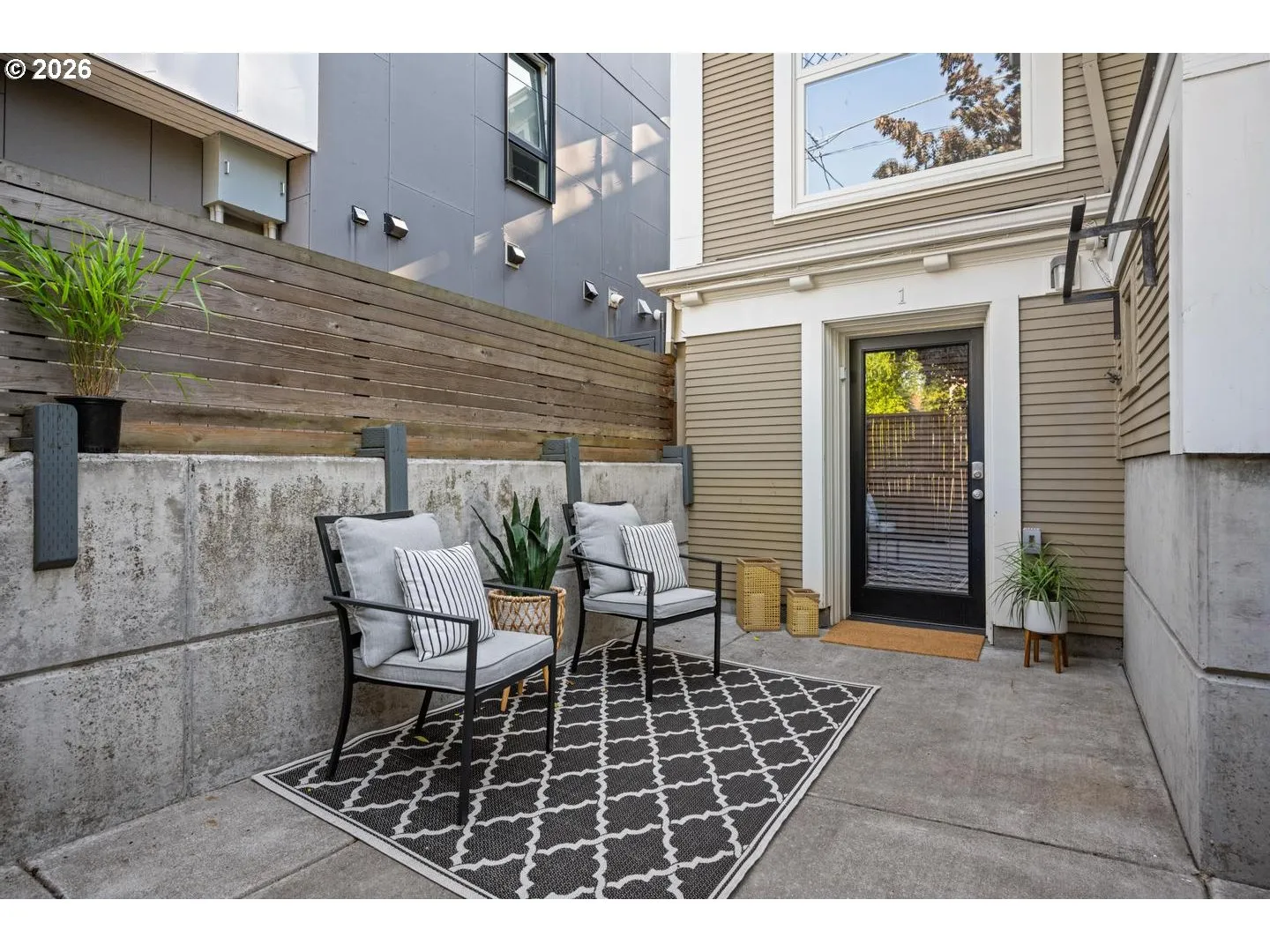 Front Yard-Fenced