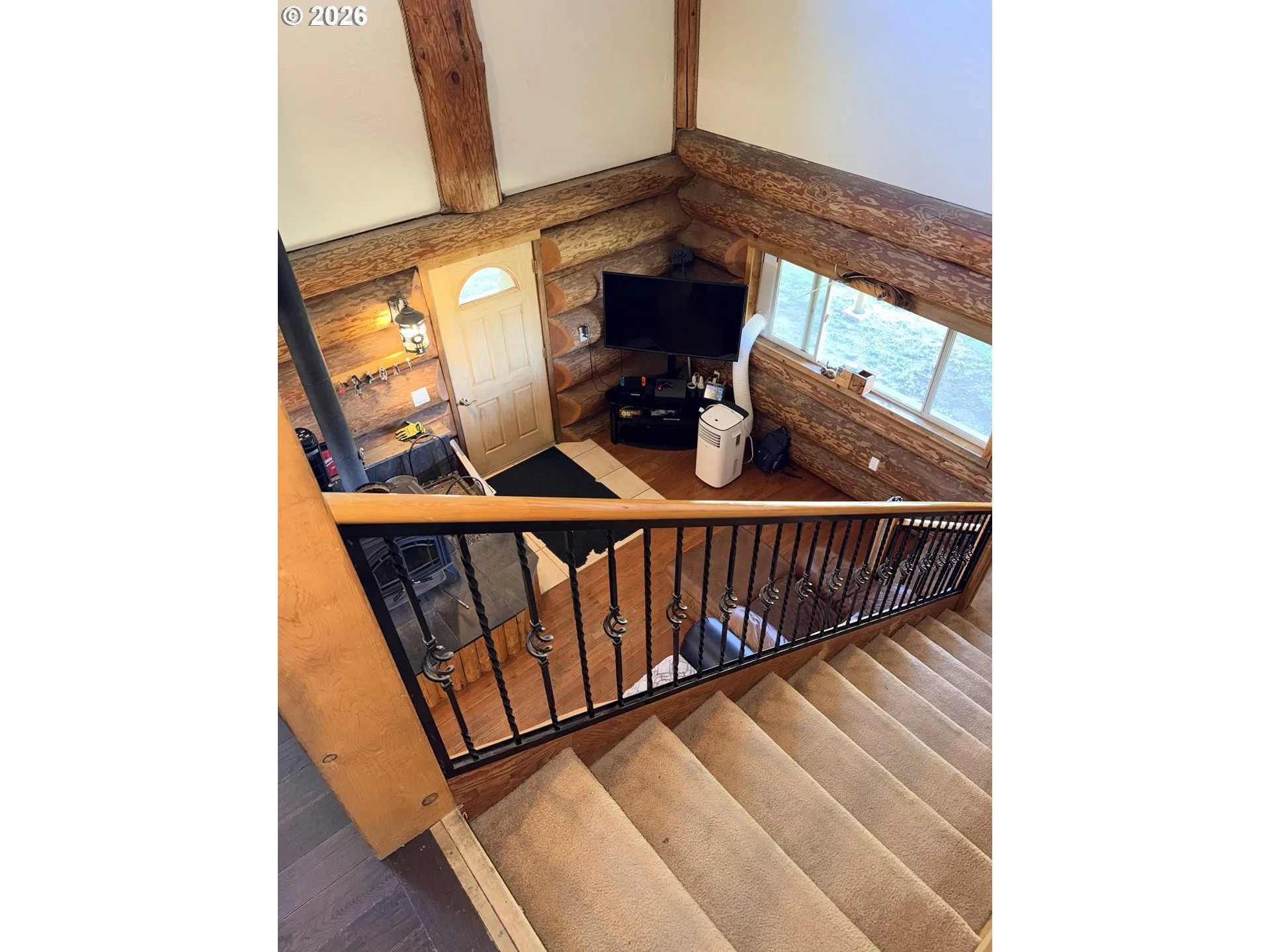 Living Room/Entrance