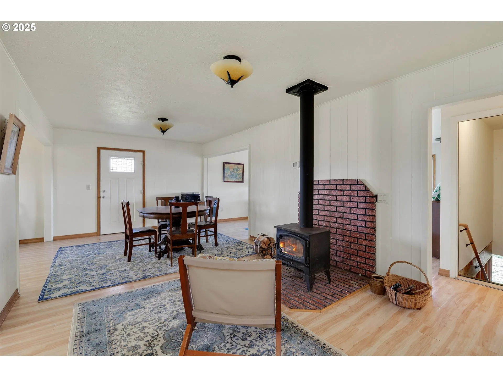 Living Room-Fireplace
