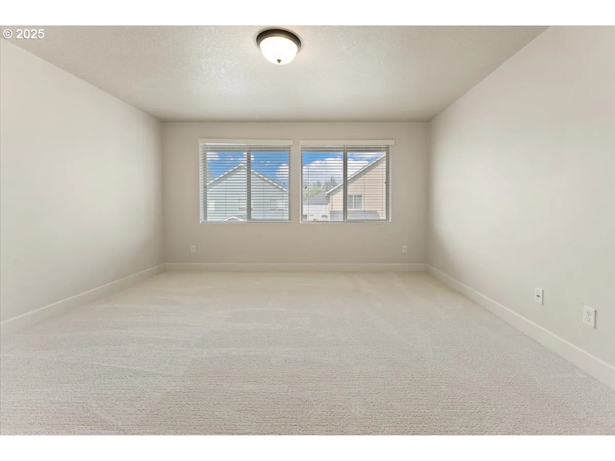 Bedroom, Owner's Suite-Upper