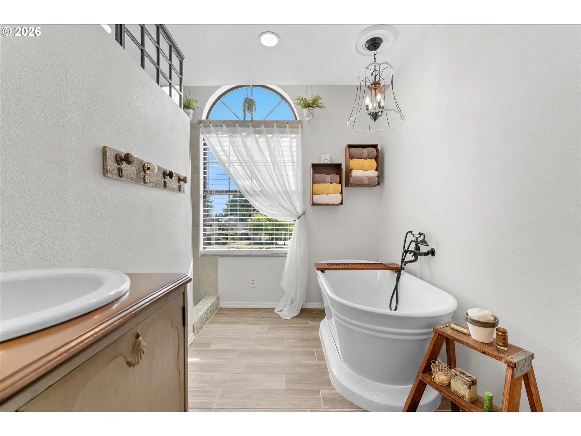 Bathroom, Attached-Garden Tub
