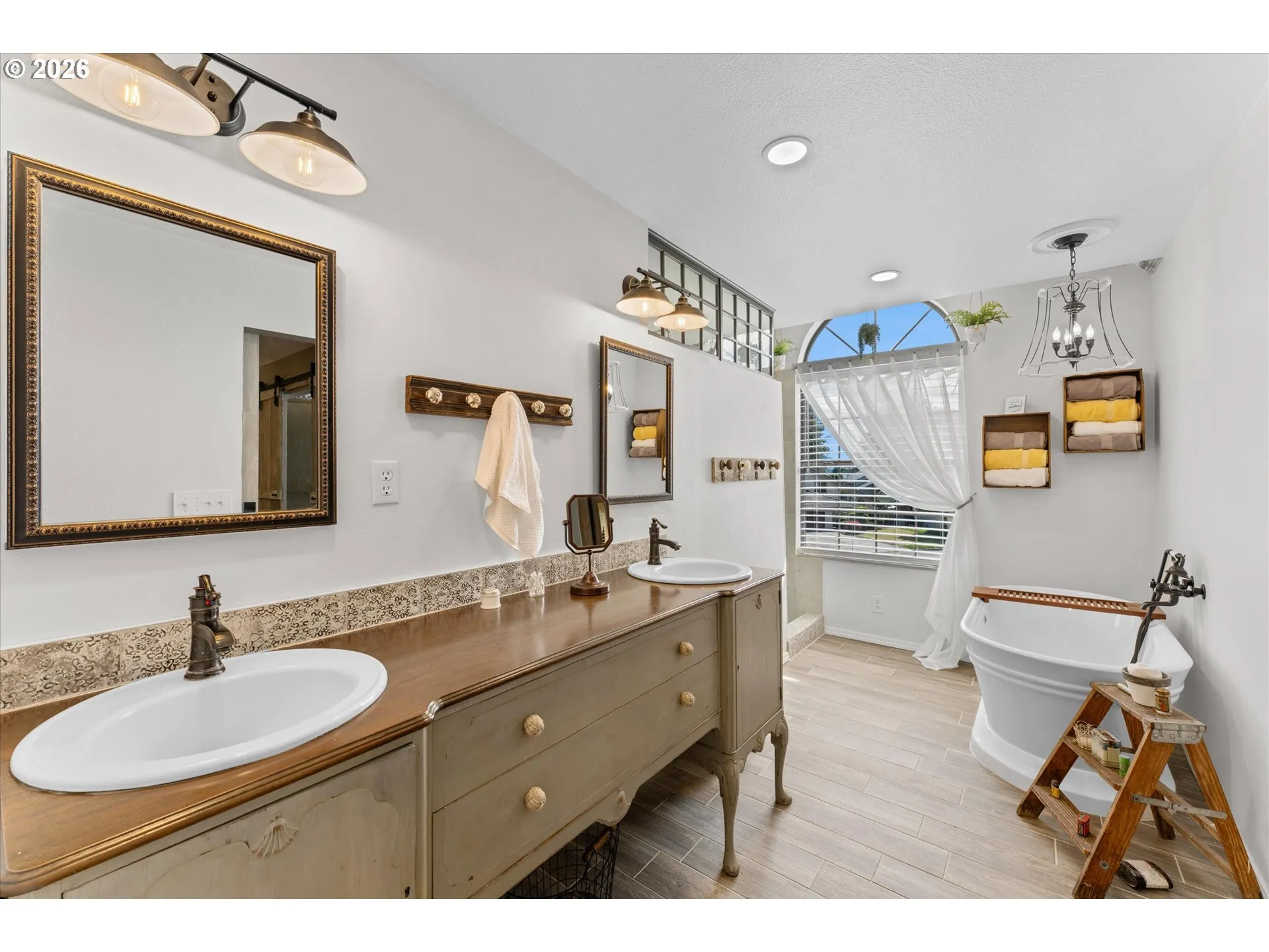 Bathroom, Attached-Double Sinks