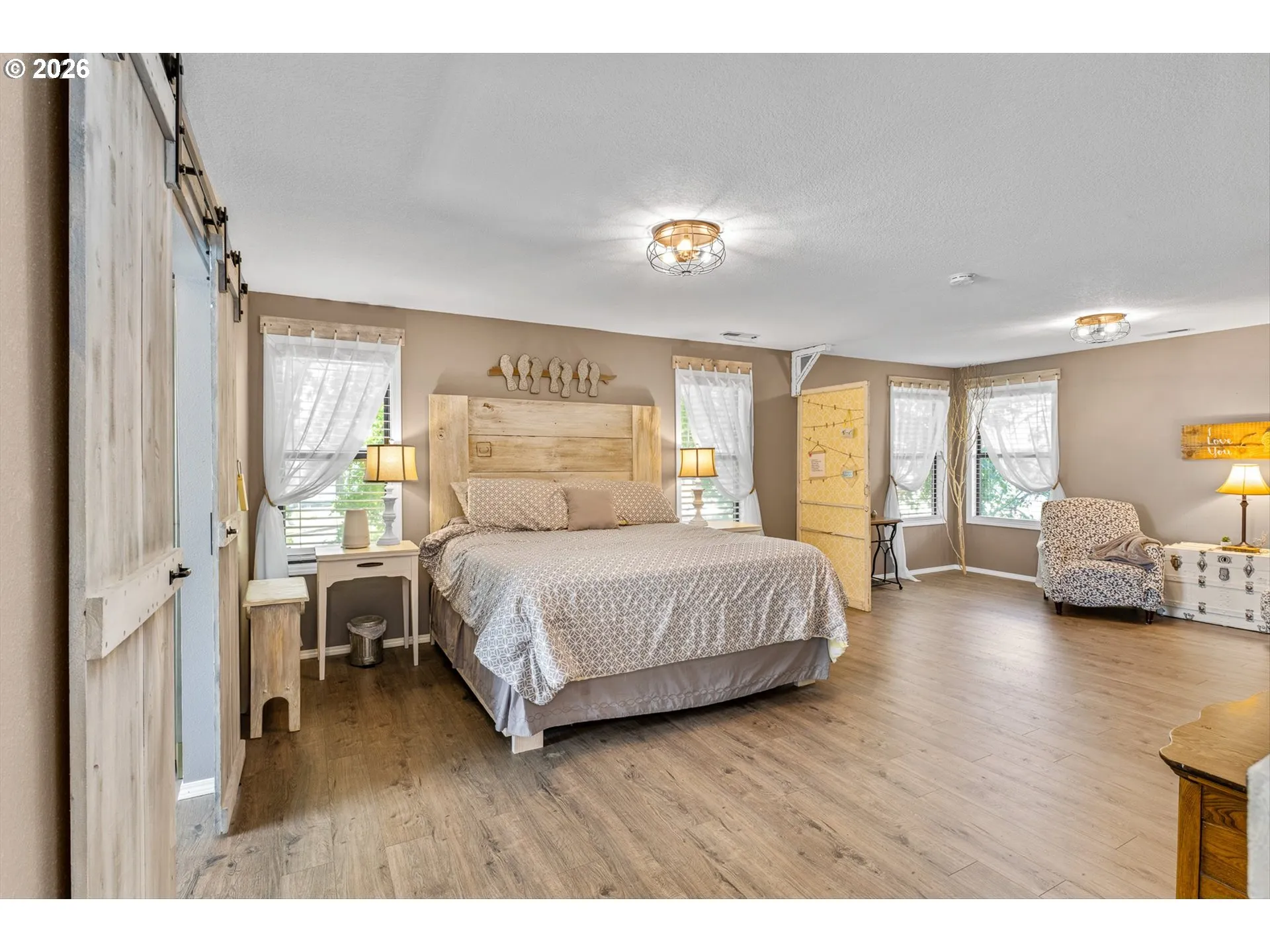 Primary Bedroom-Upper