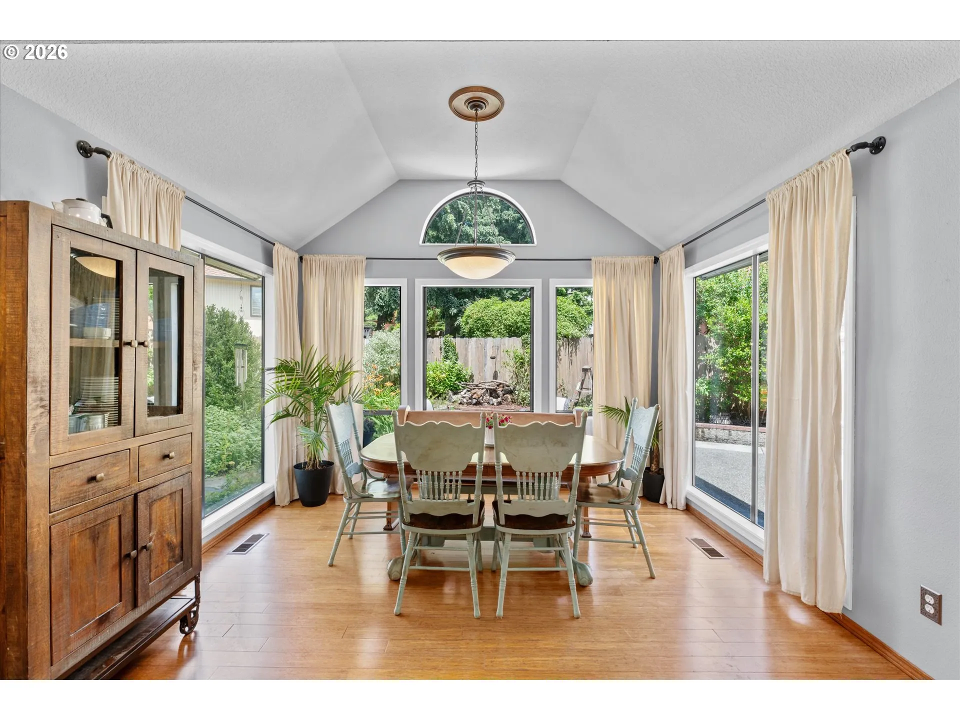 Kitchen-Eating Area