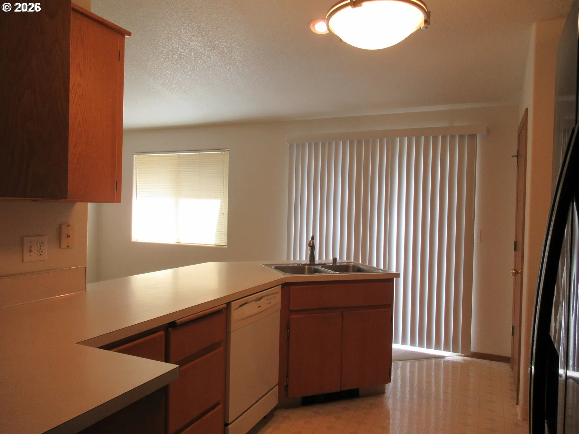 Kitchen-Breakfast Bar