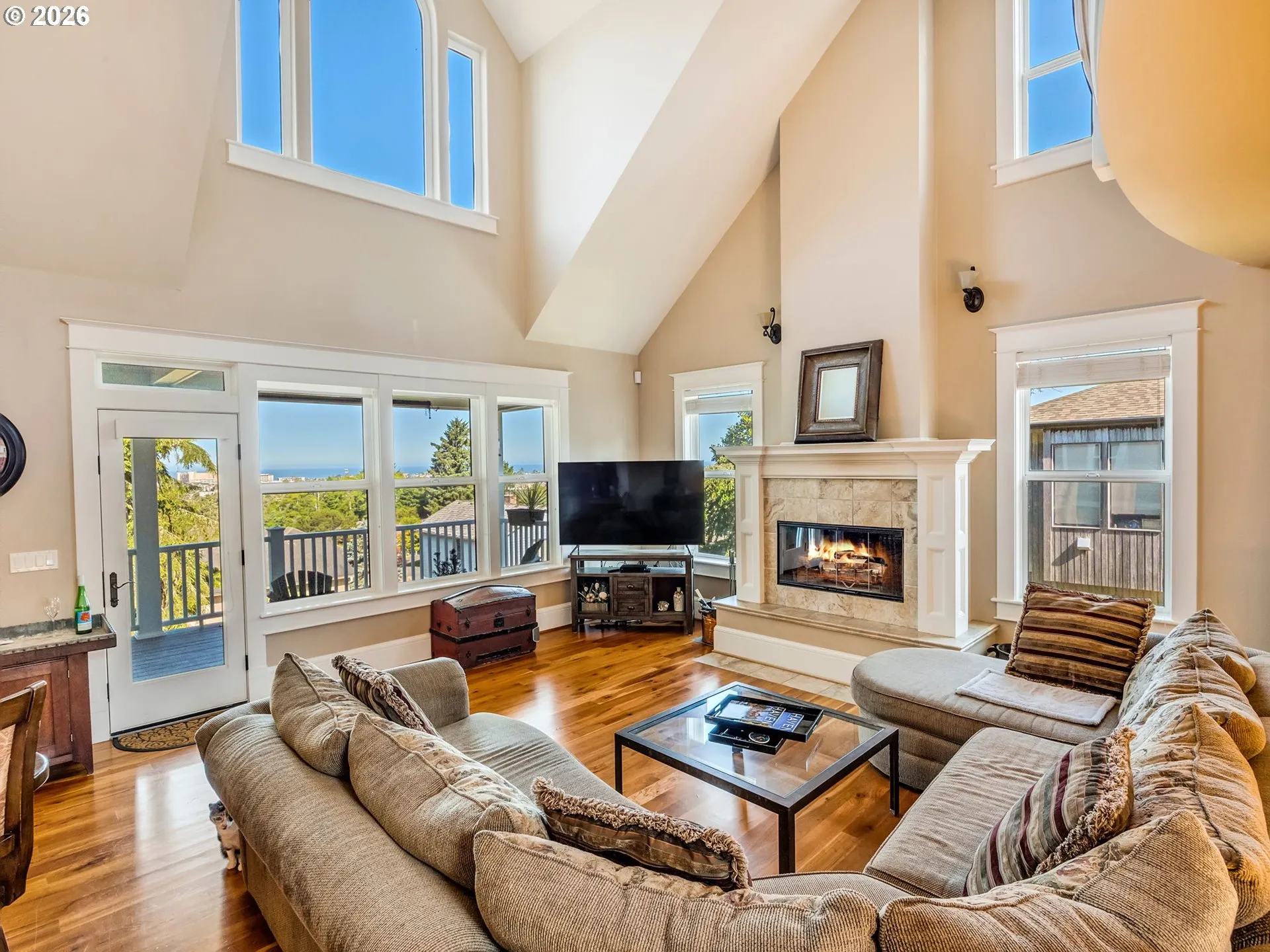Living Room-Vaulted Ceilings
