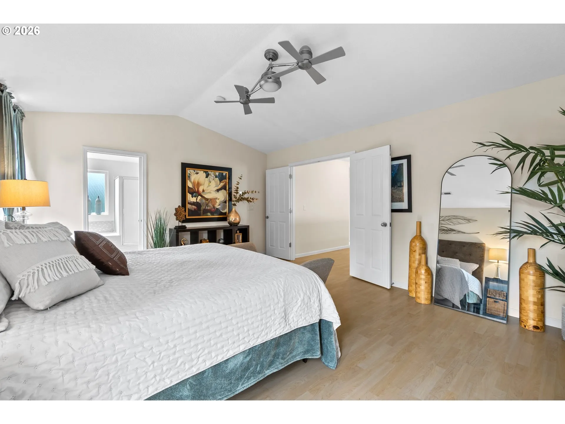 Bedroom, Primary