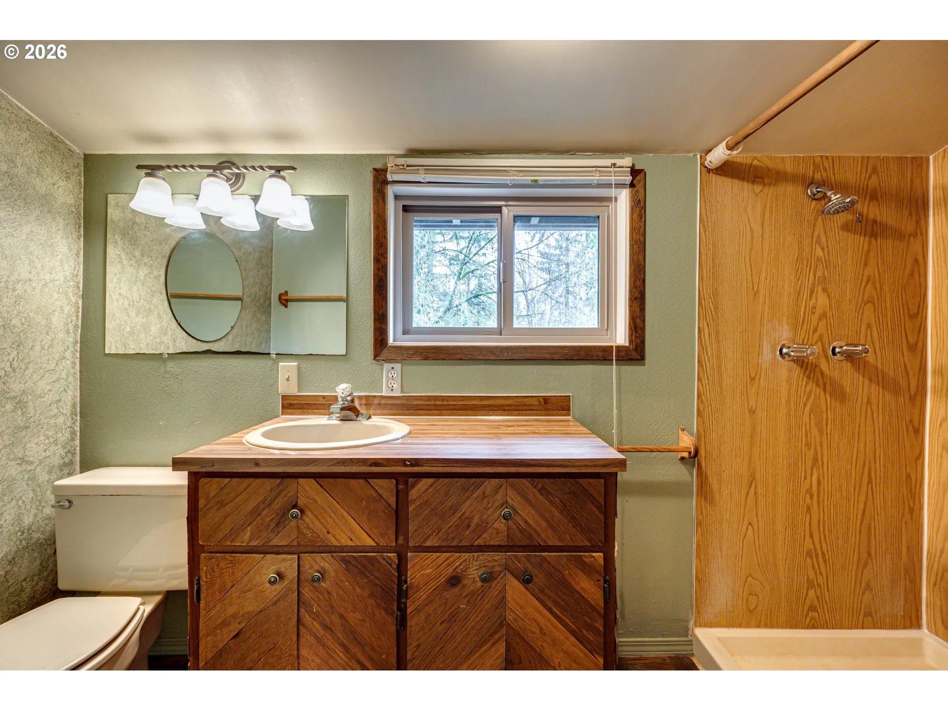 Bathroom-Upper