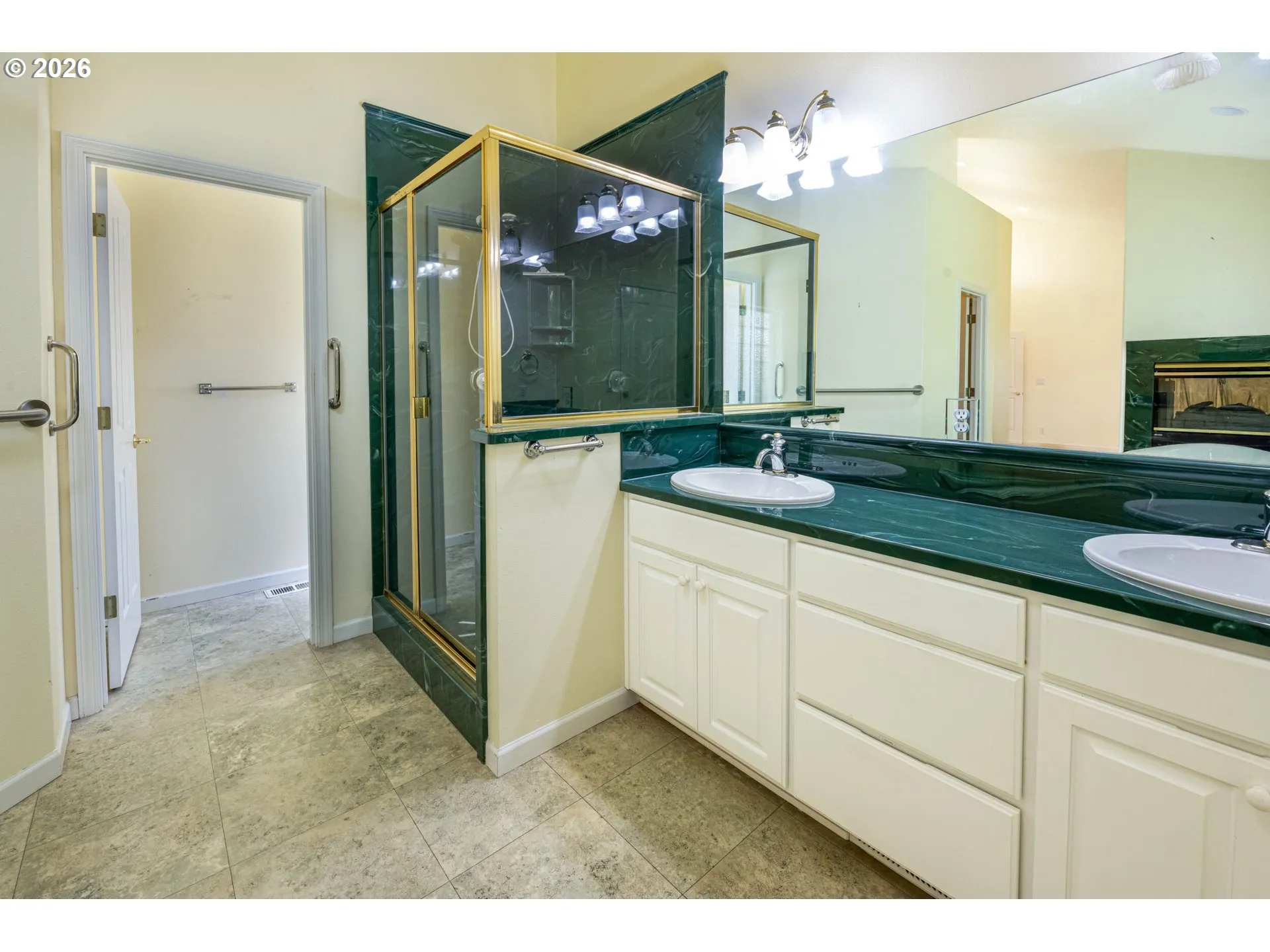 Bathroom, Attached-Double Sinks