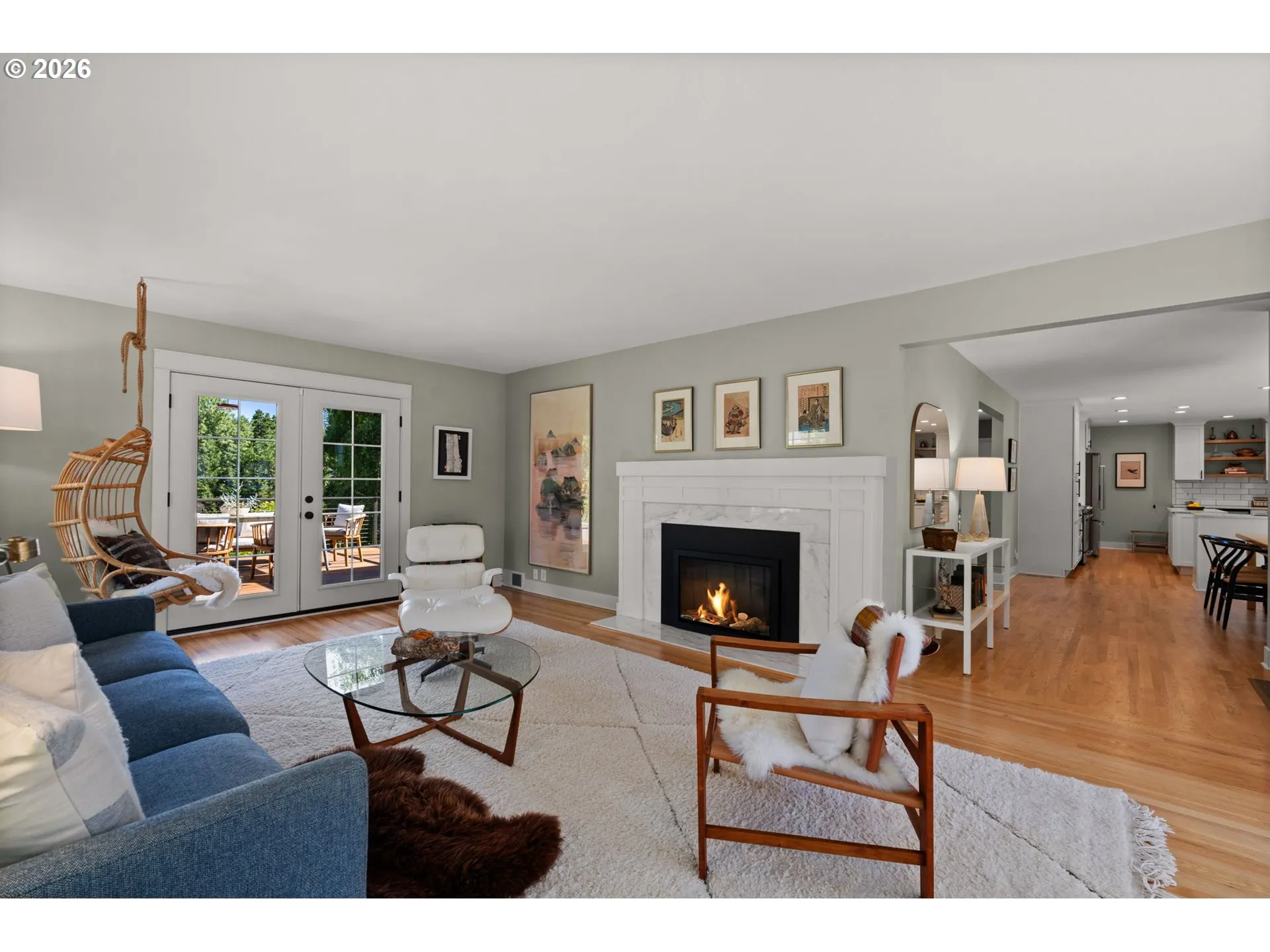 Living Room-Fireplace