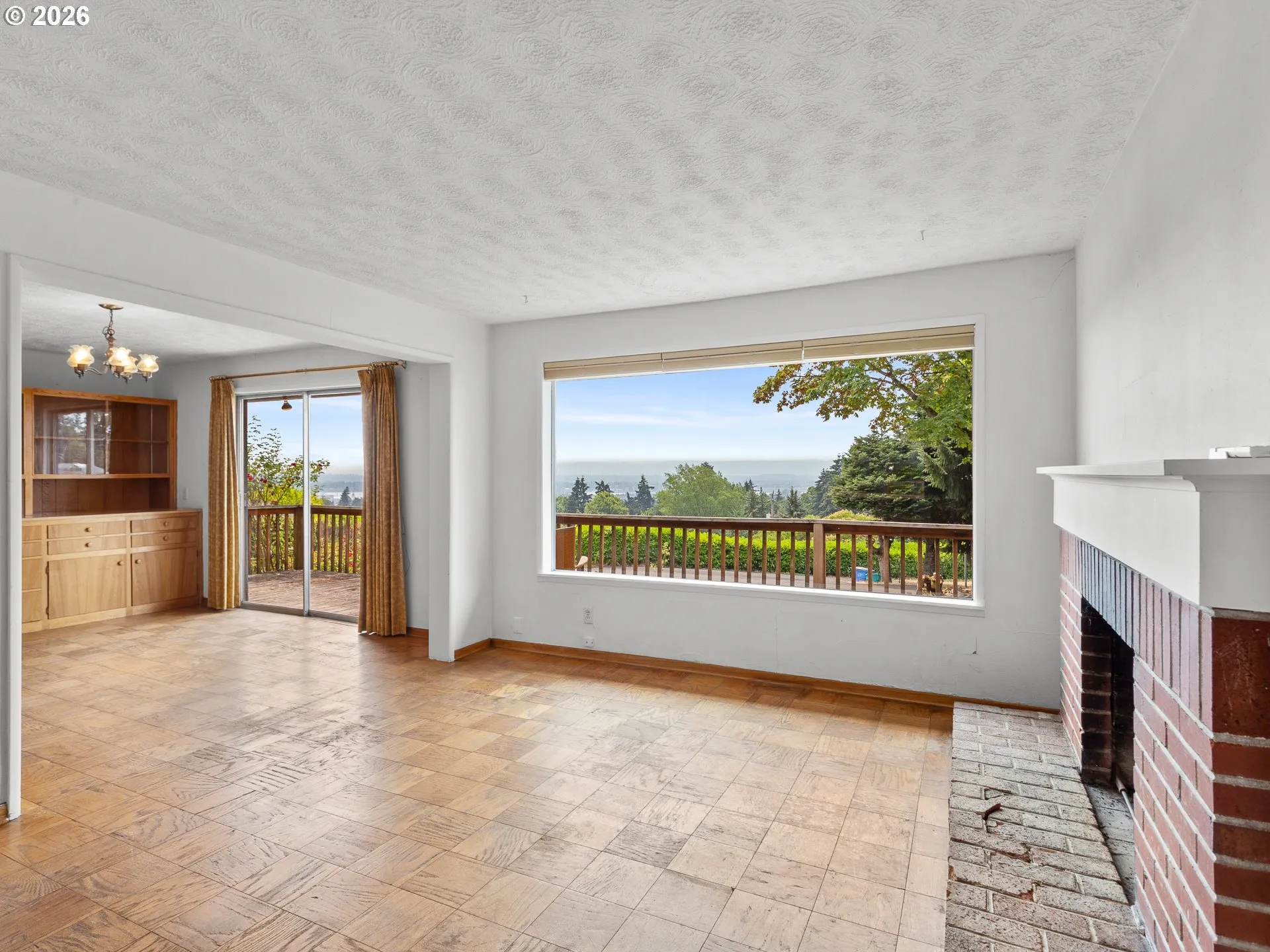Living Room/Dining Room