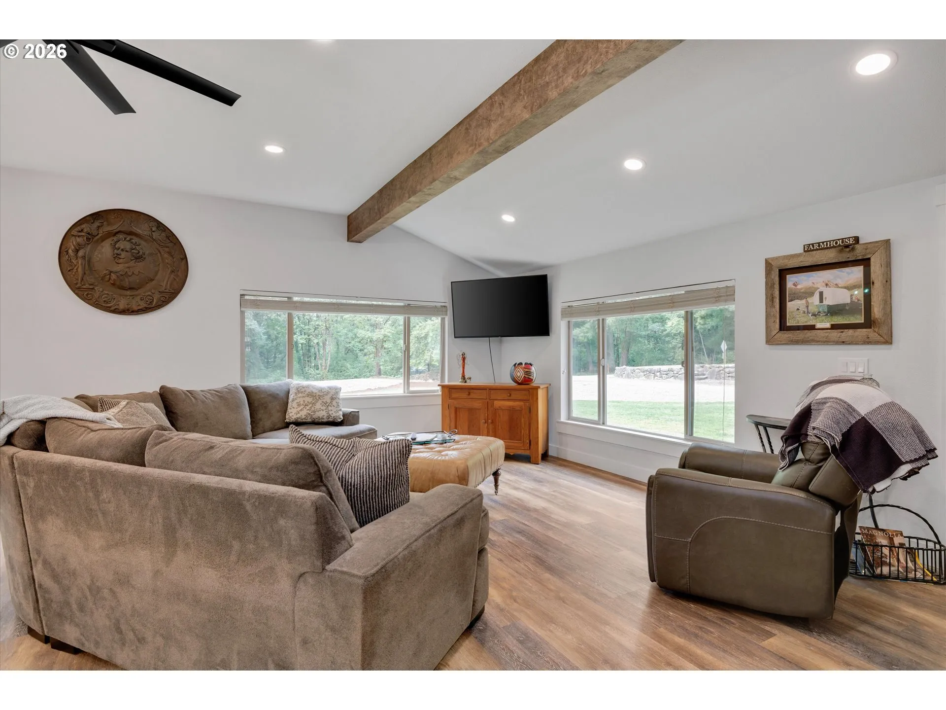 Living Room-Vaulted Ceilings