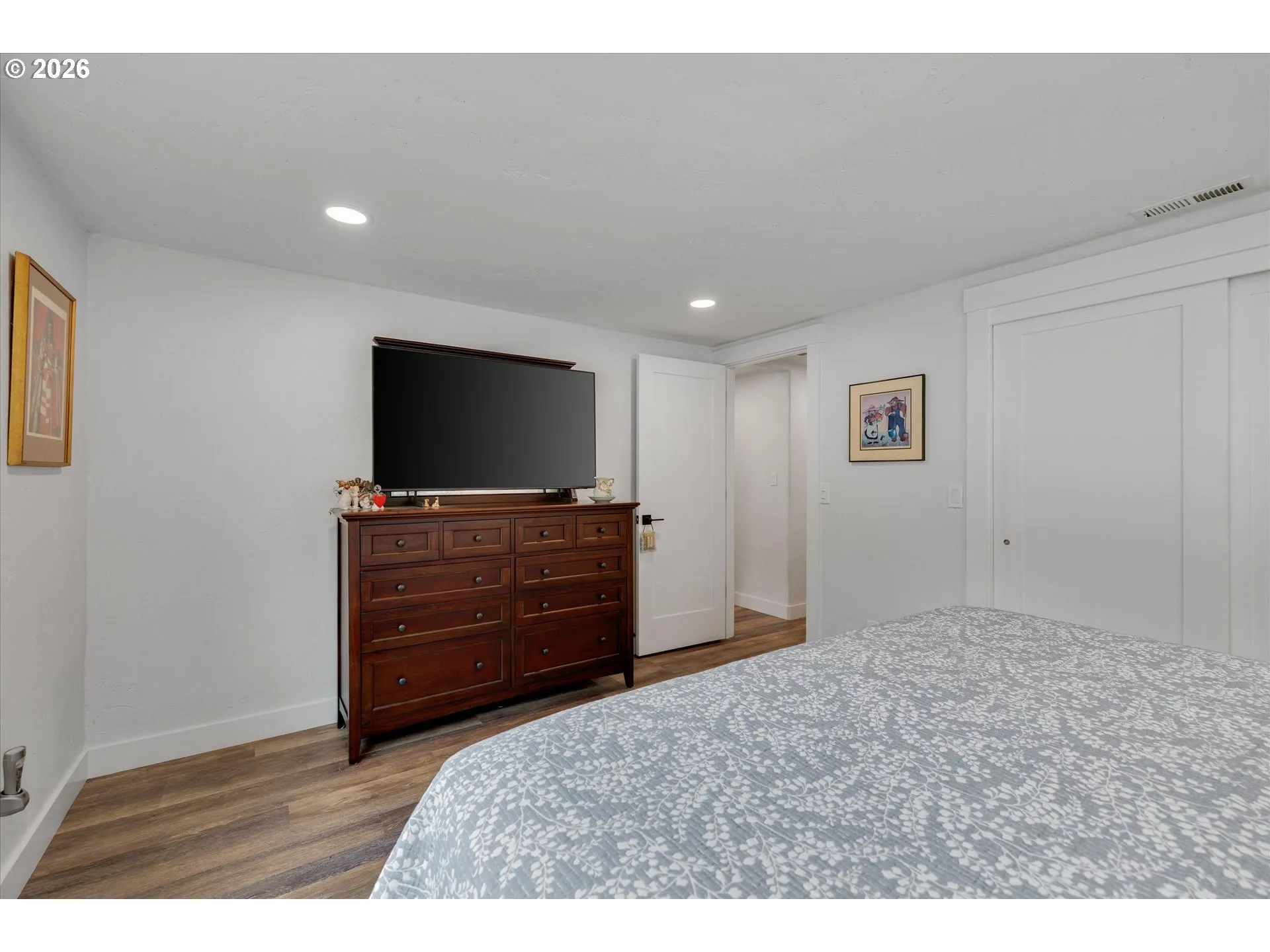 Bedroom, Primary