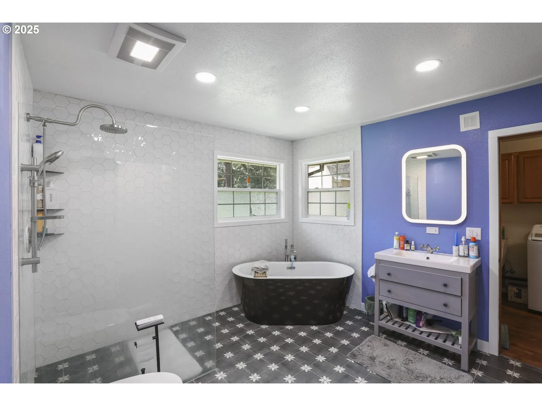 Bathroom, Attached-Garden Tub