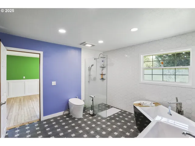 Bathroom, Attached-Walk in Shower