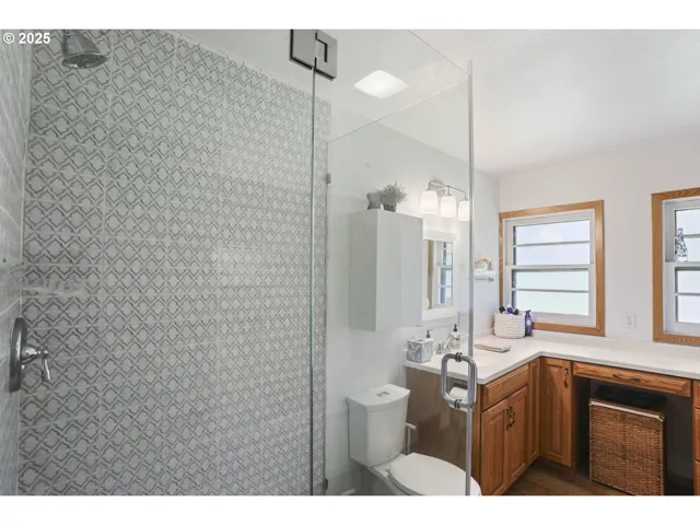 Bathroom-Walk in Shower