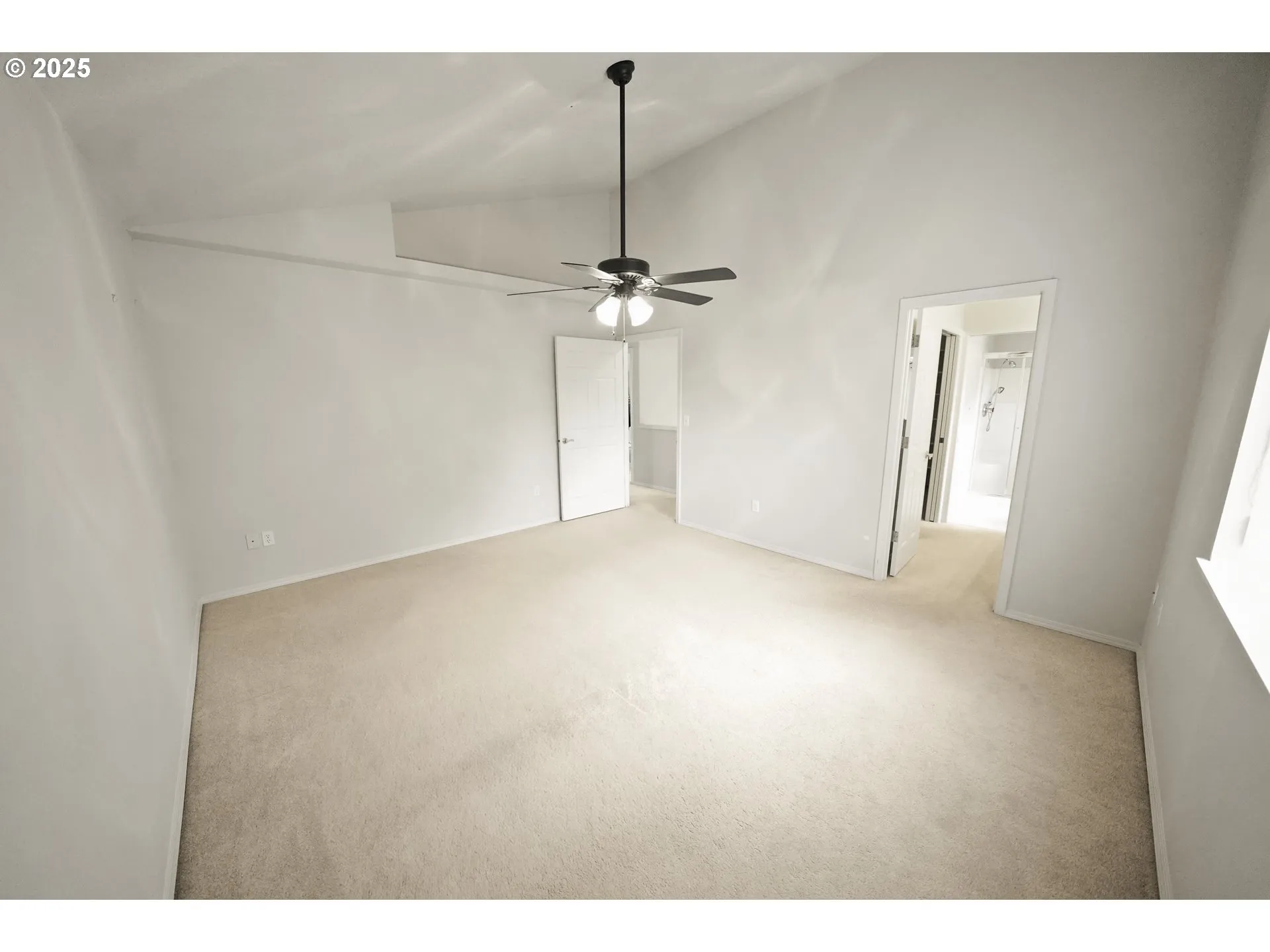 Primary Bedroom-Upper