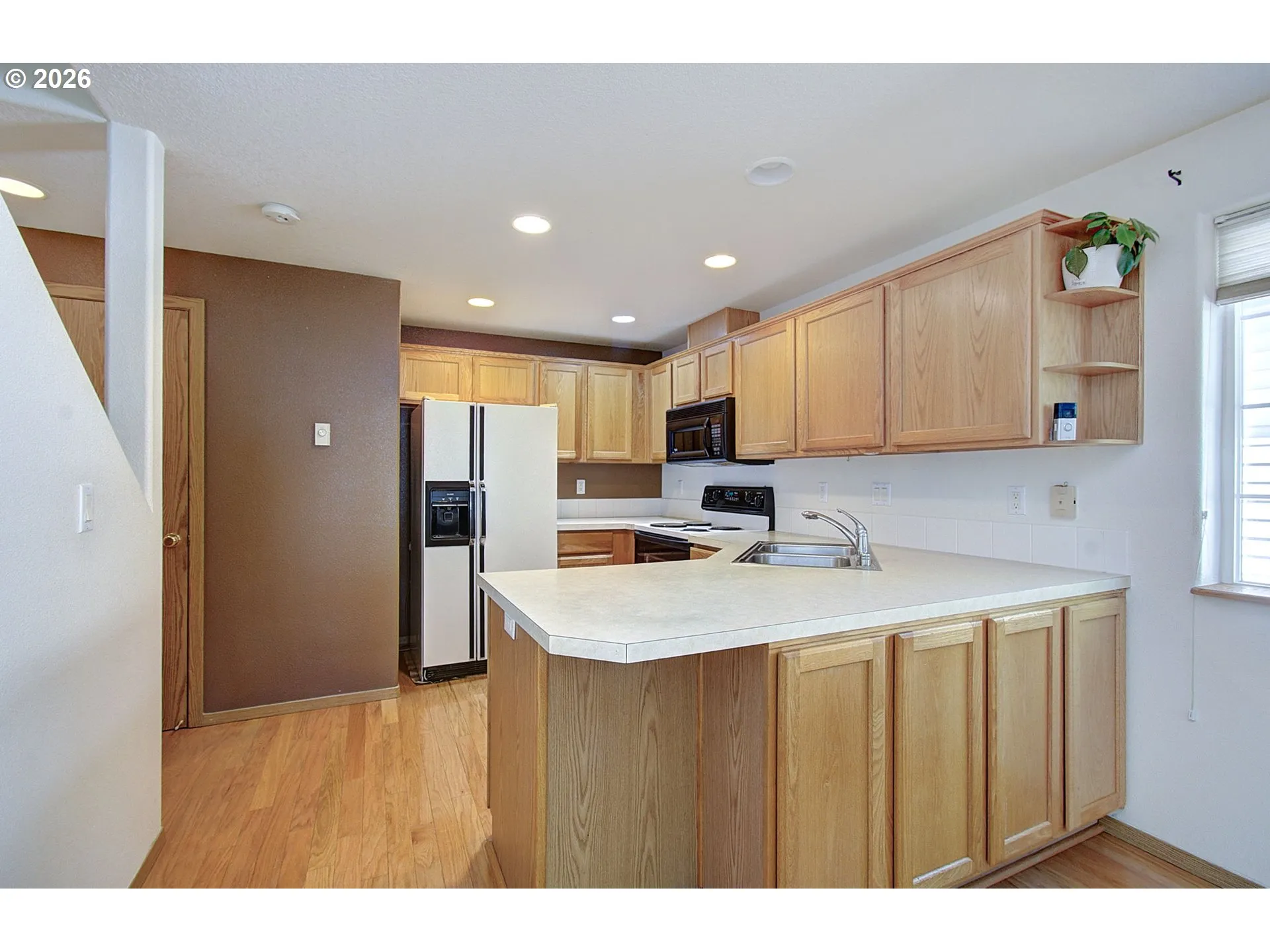 Kitchen-Breakfast Bar
