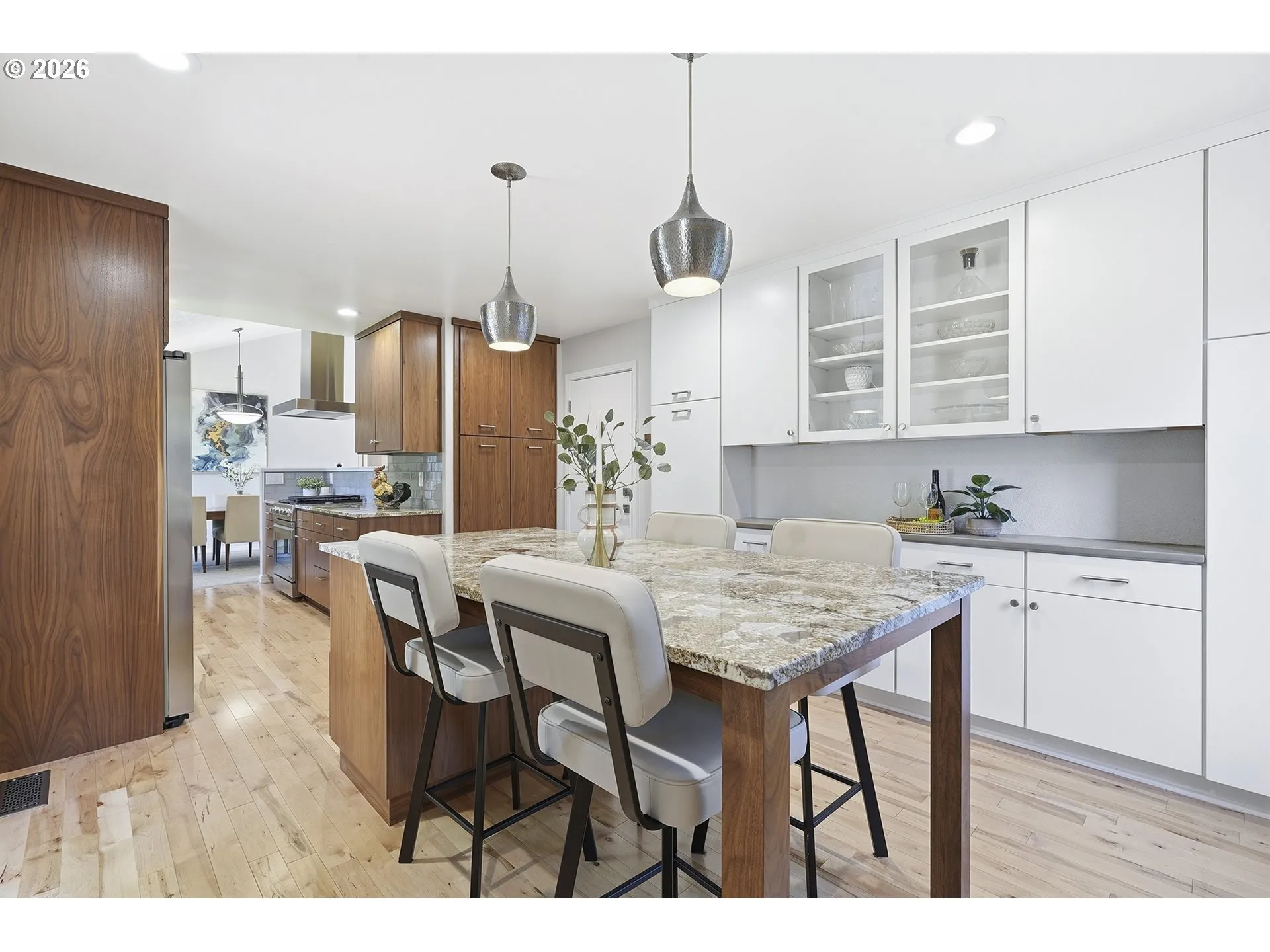 Kitchen-Eating Area