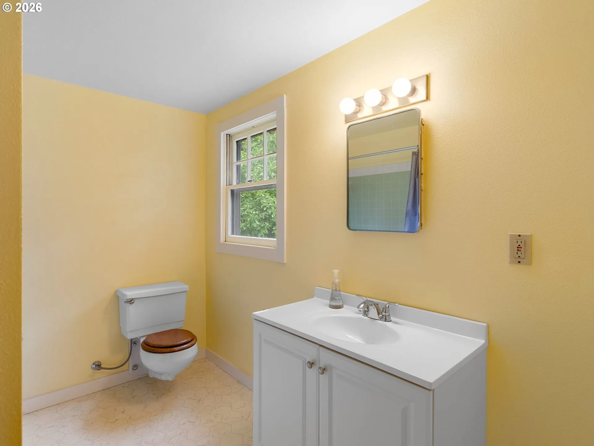Bathroom-Upper