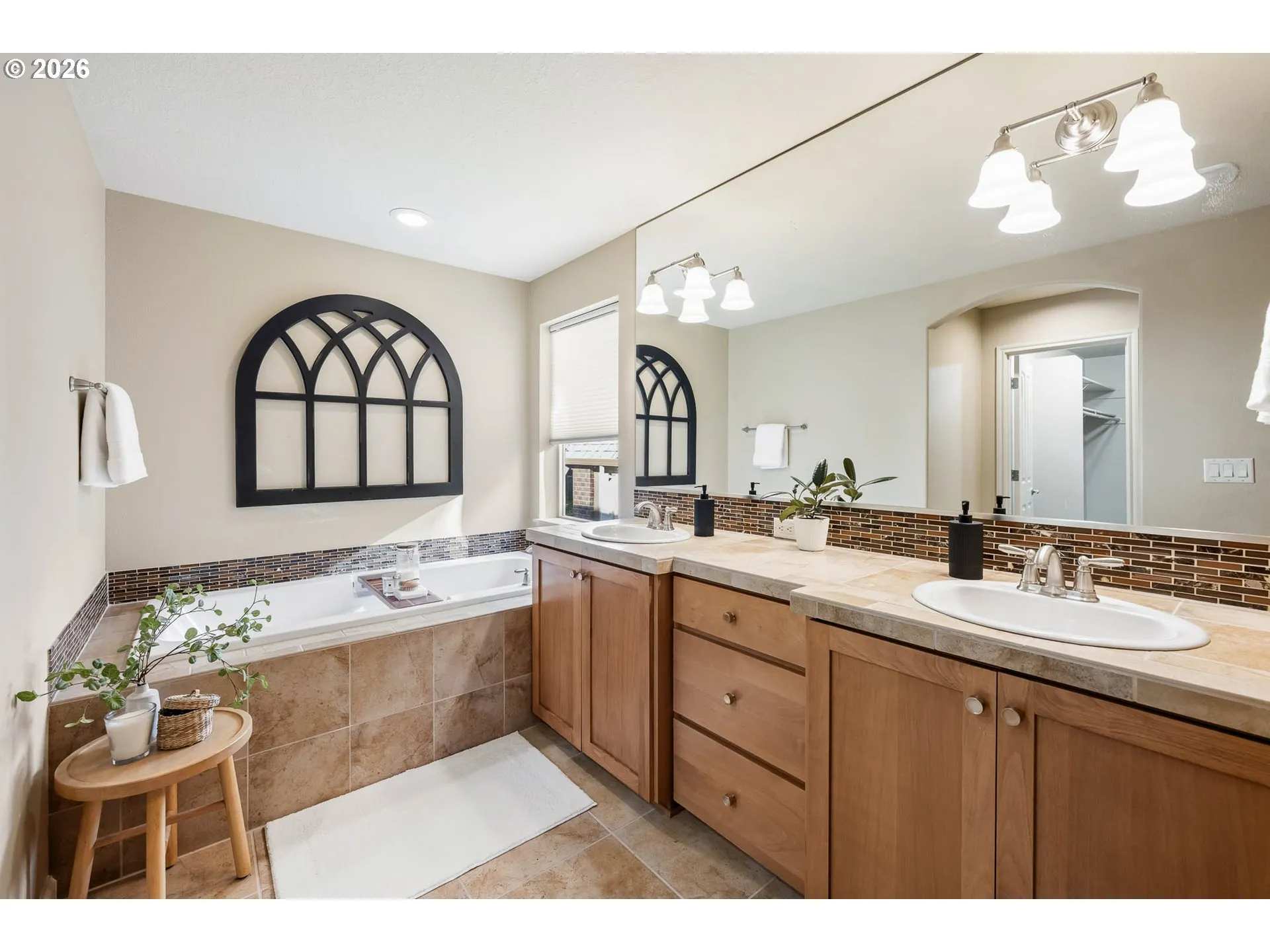 Bathroom, Attached-Garden Tub