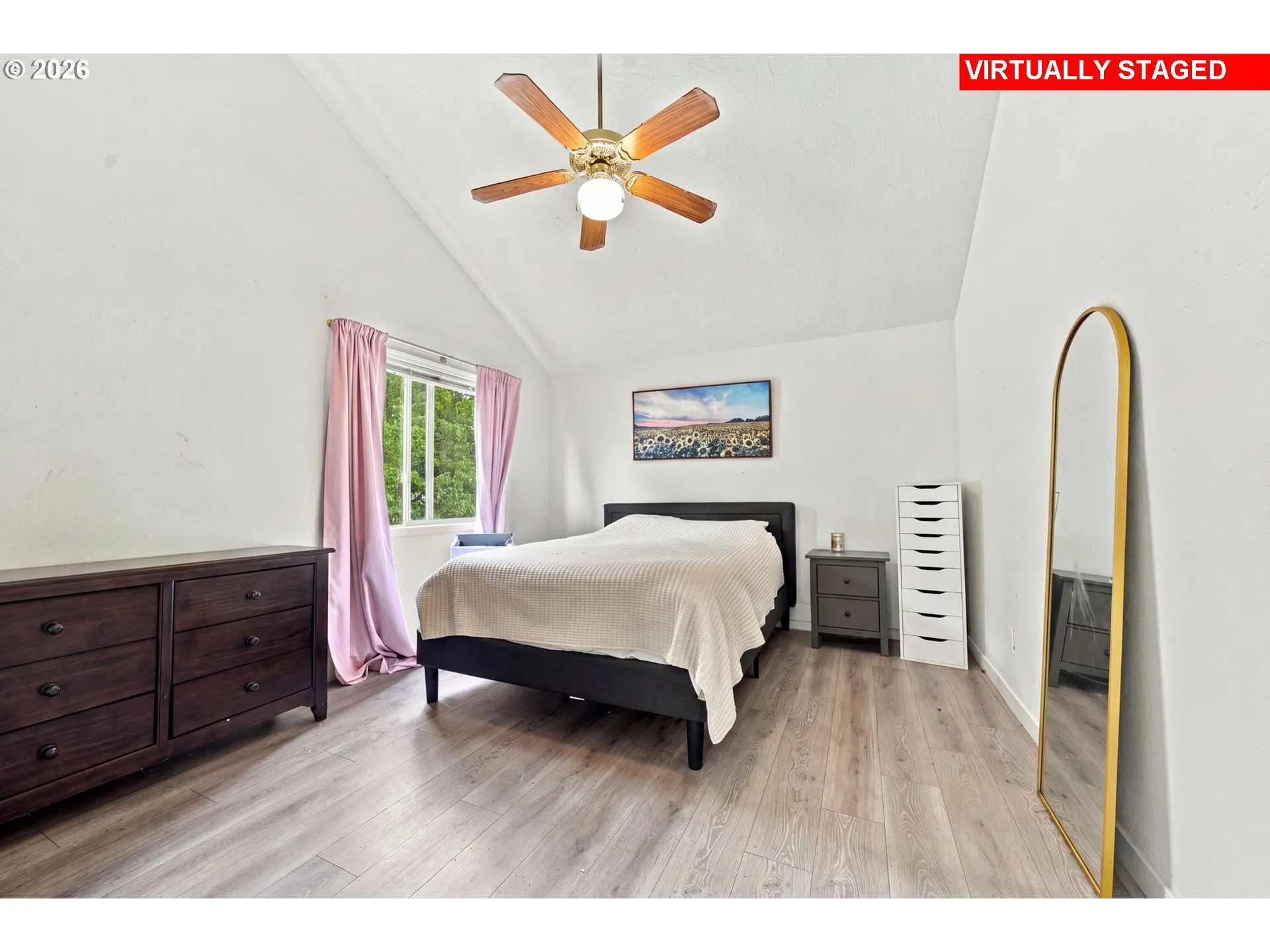 Primary Bedroom-Upper