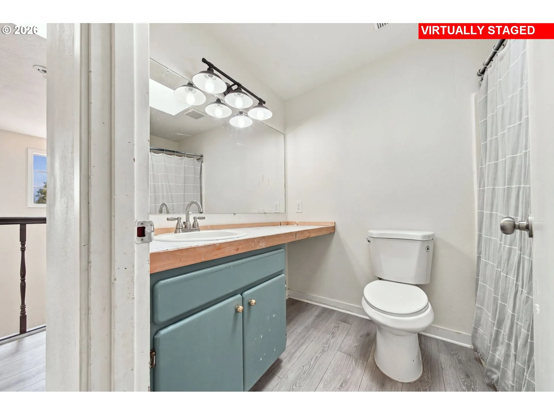 Bathroom-Upper