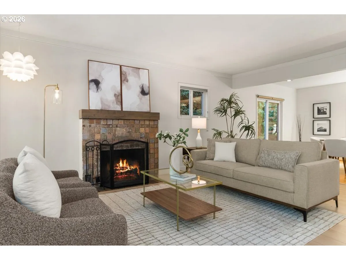 Living Room-Fireplace