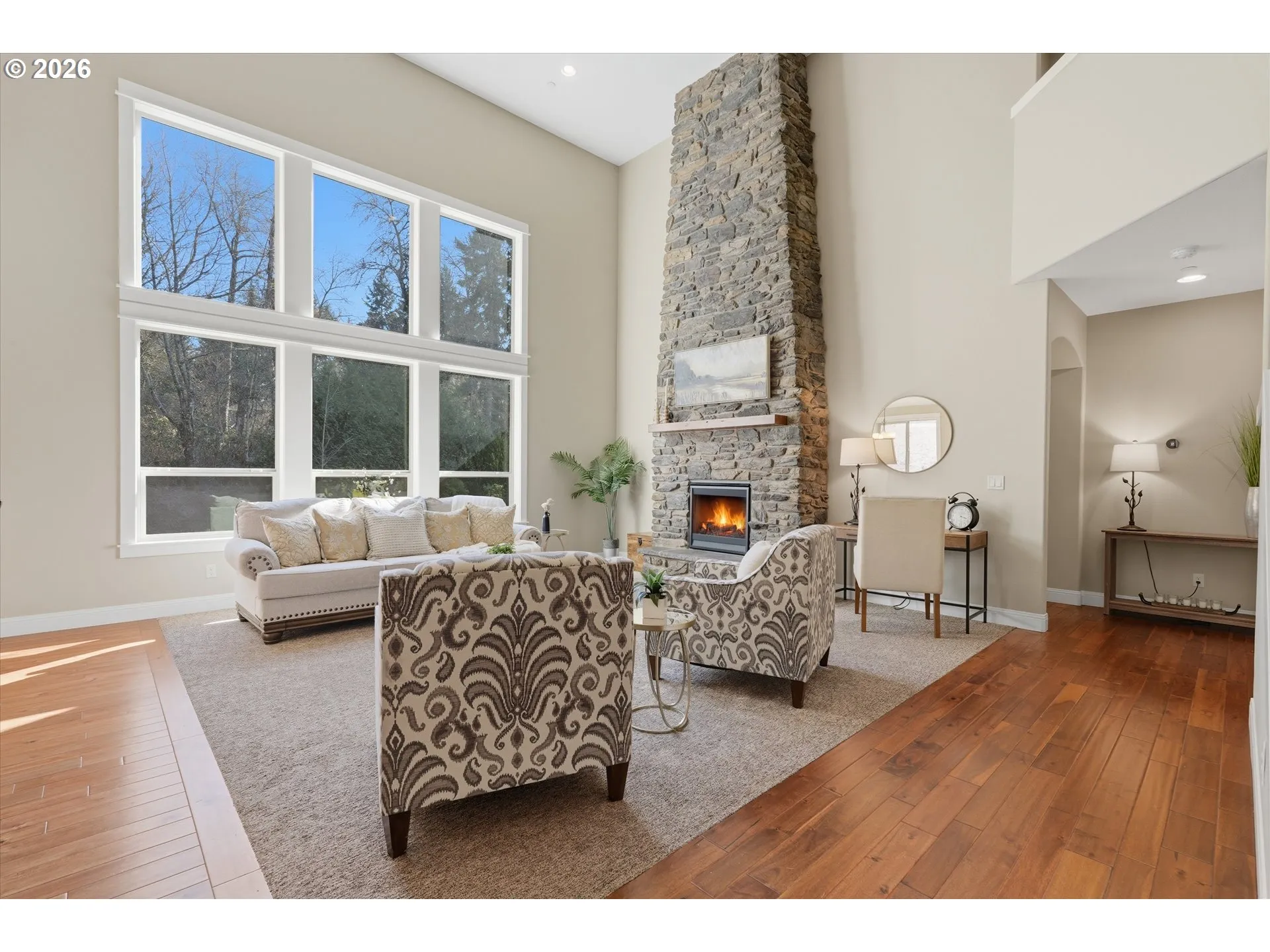 Living Room-Vaulted Ceilings