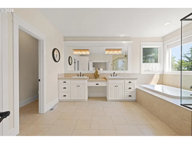 Owner's Suite Bathroom