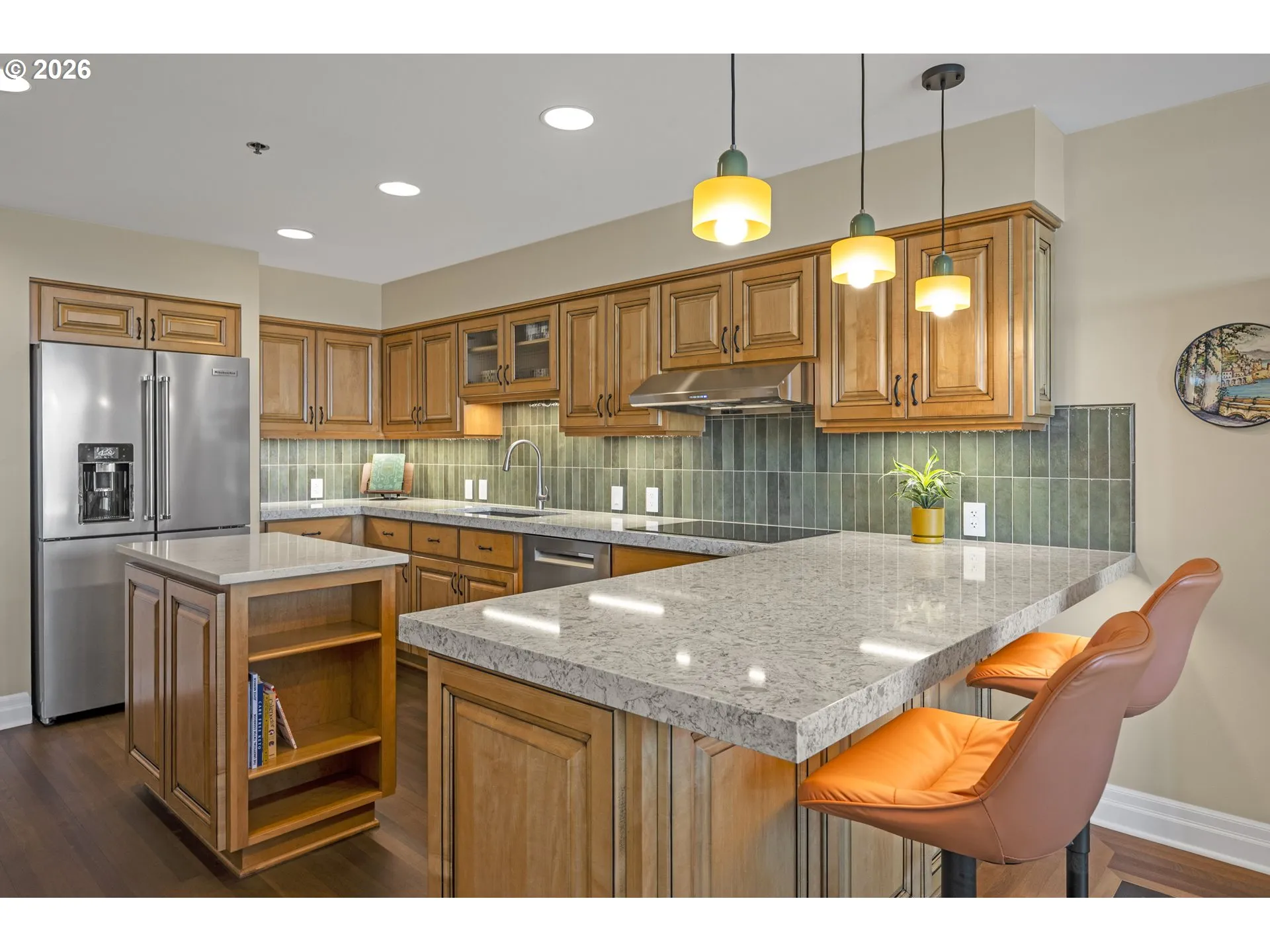 Kitchen-Breakfast Bar