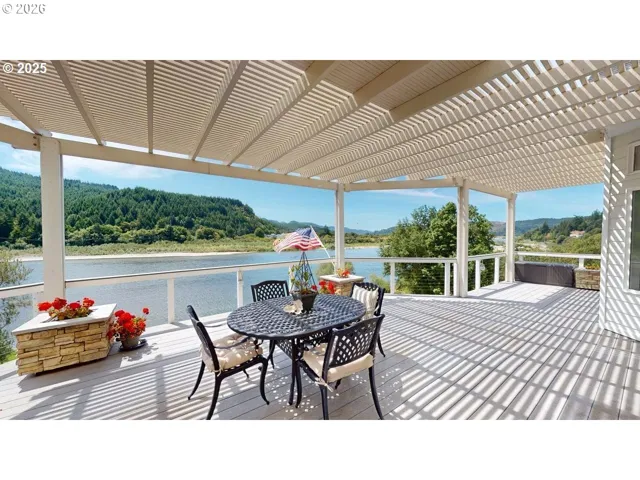 Deck-Main